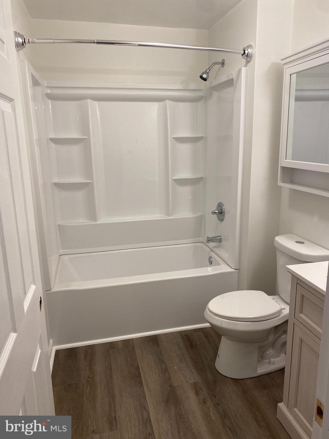 SHOWERS - Residential Lease