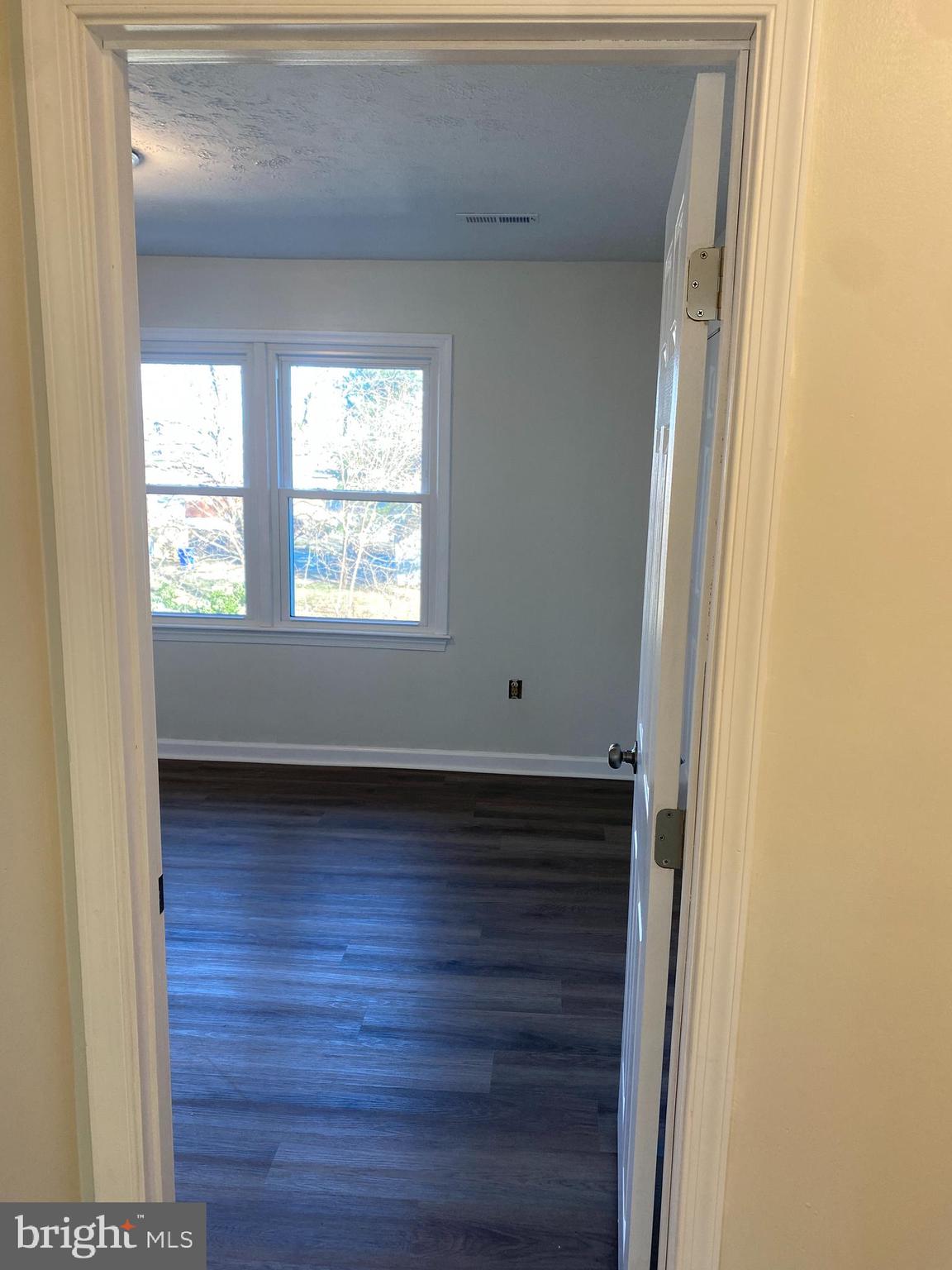 SHOWERS - Residential Lease