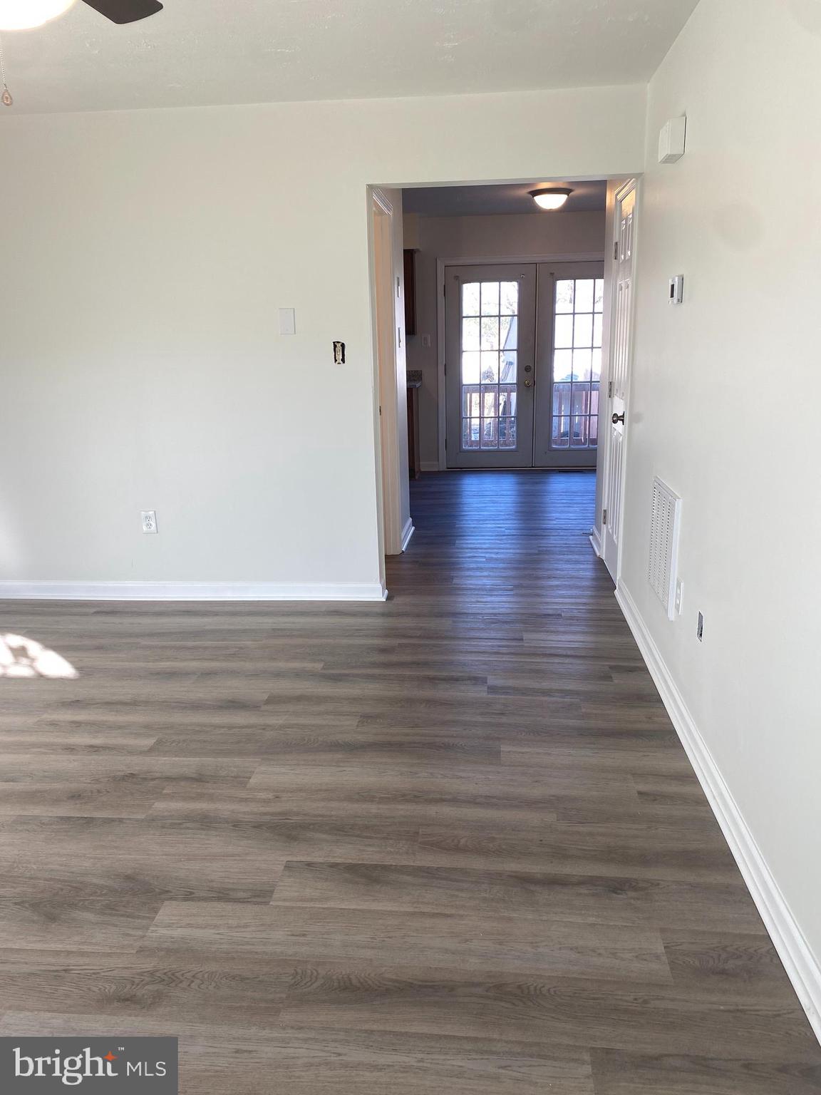 SHOWERS - Residential Lease