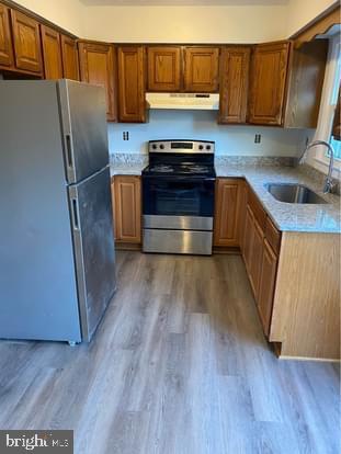 SHOWERS - Residential Lease