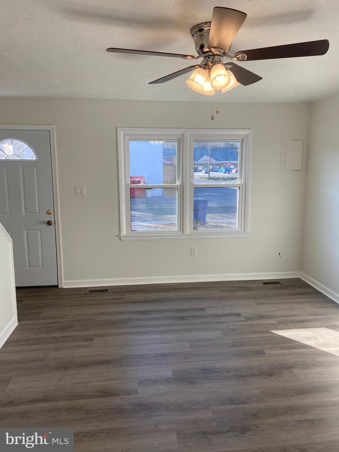 SHOWERS - Residential Lease