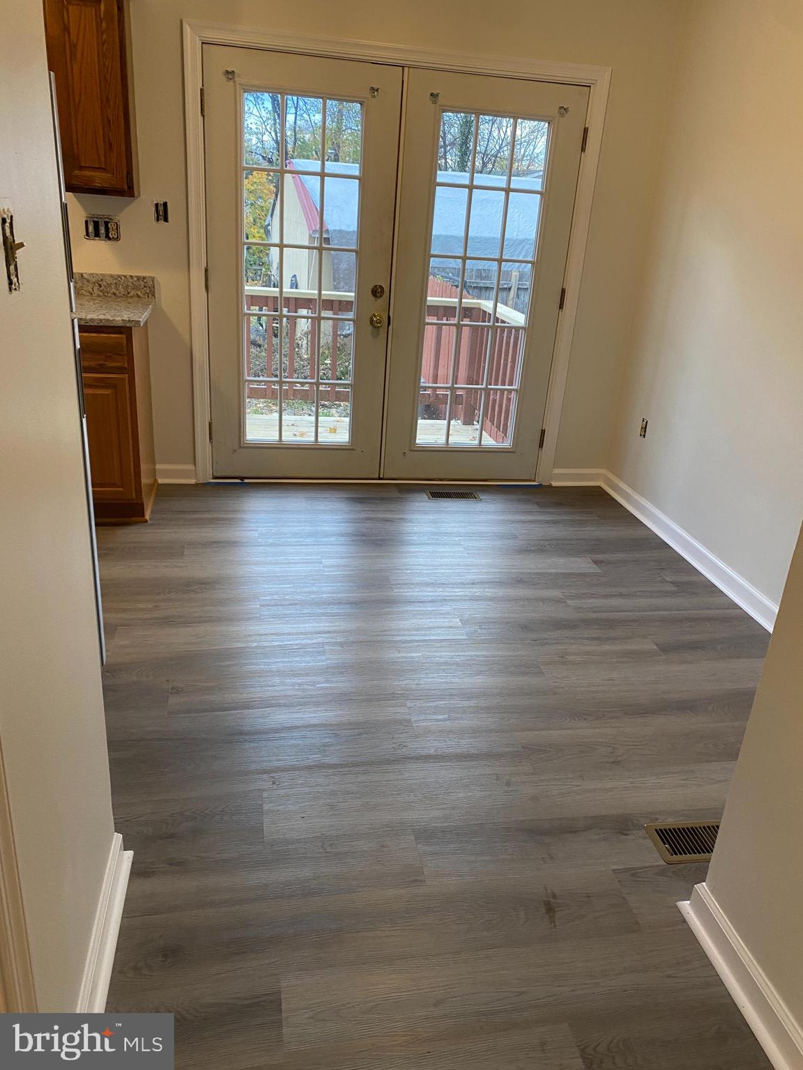 SHOWERS - Residential Lease