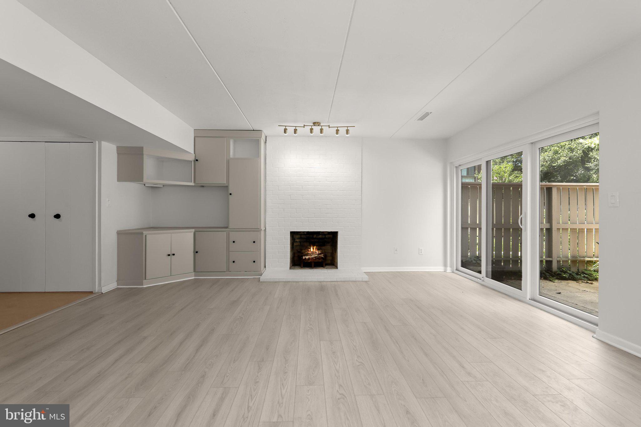 30 FENCEPOST COURT A