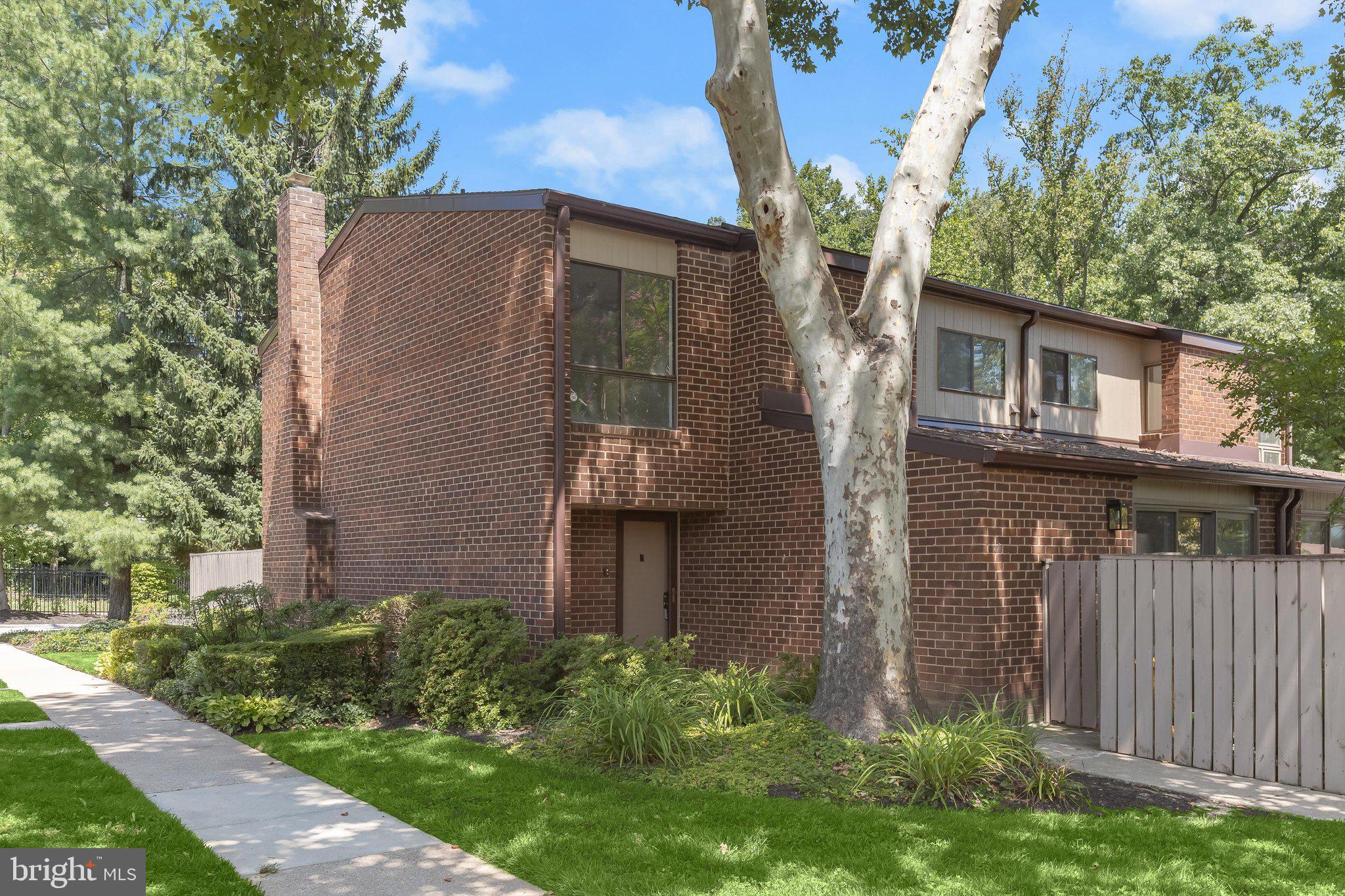 30 FENCEPOST COURT A