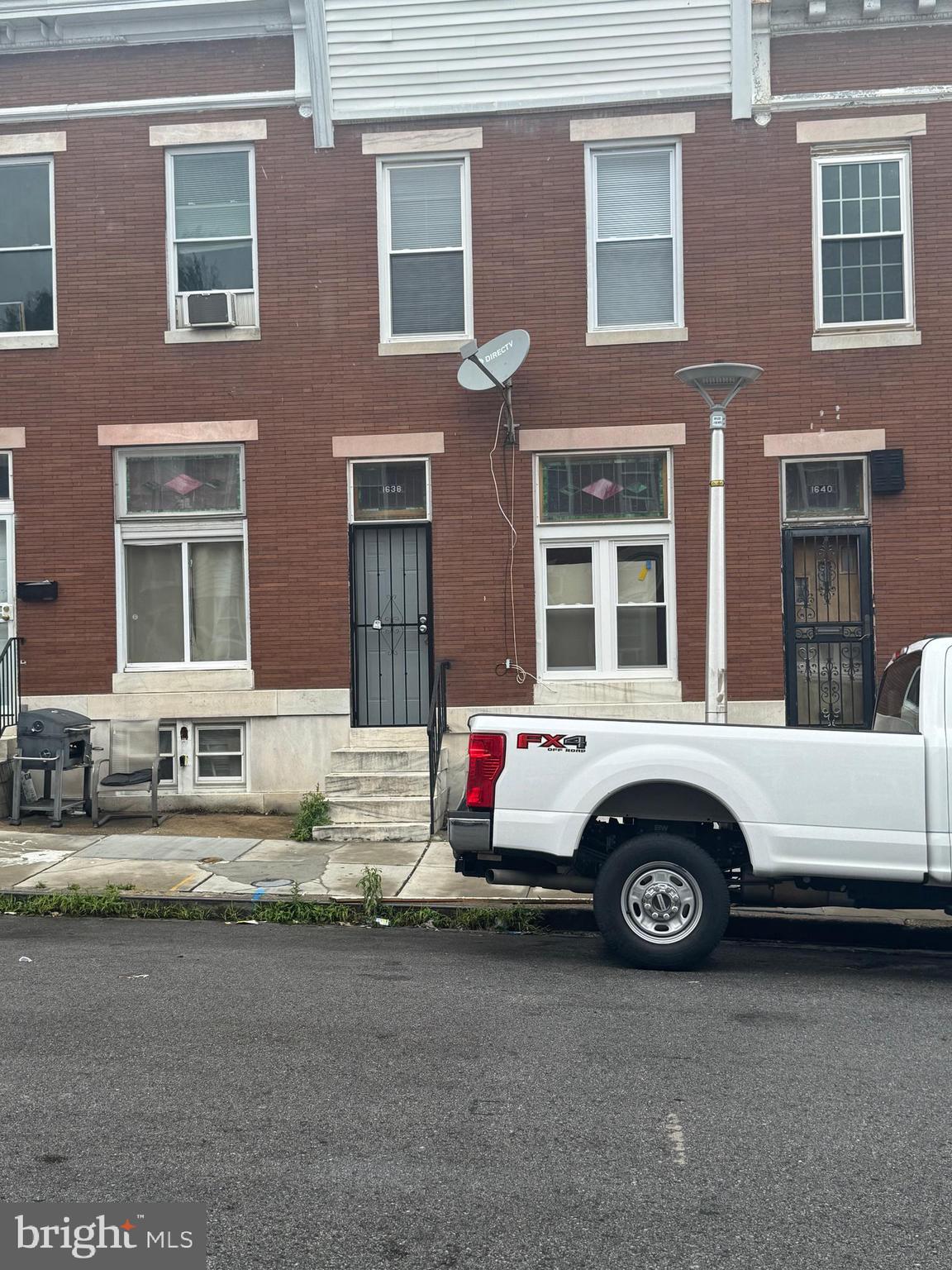 3 Bedroom Townhouse - New Kitchen & Bathroom, Quartz Countertops, New Windows, New Appliances, Hardwood floors, finished basement, call for details
