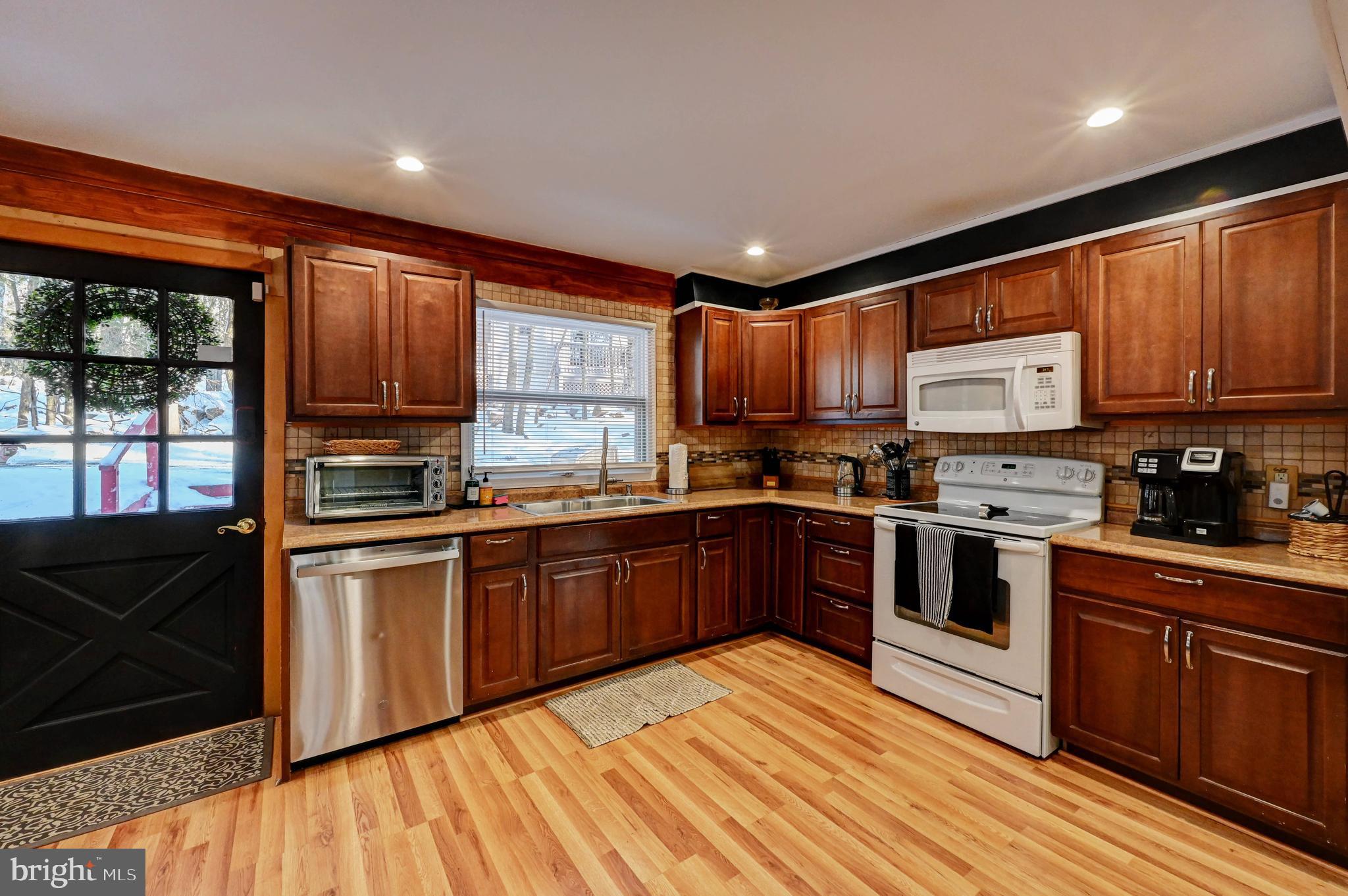 LAKE HARMOY ESTATES - Residential