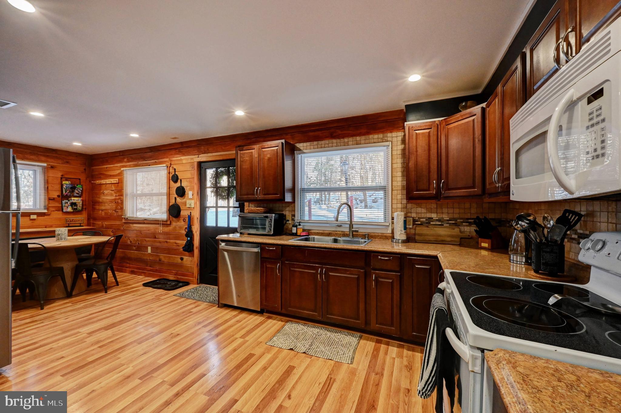 LAKE HARMOY ESTATES - Residential