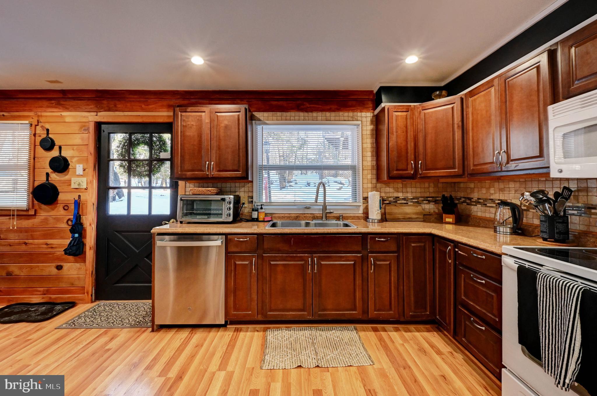 LAKE HARMOY ESTATES - Residential