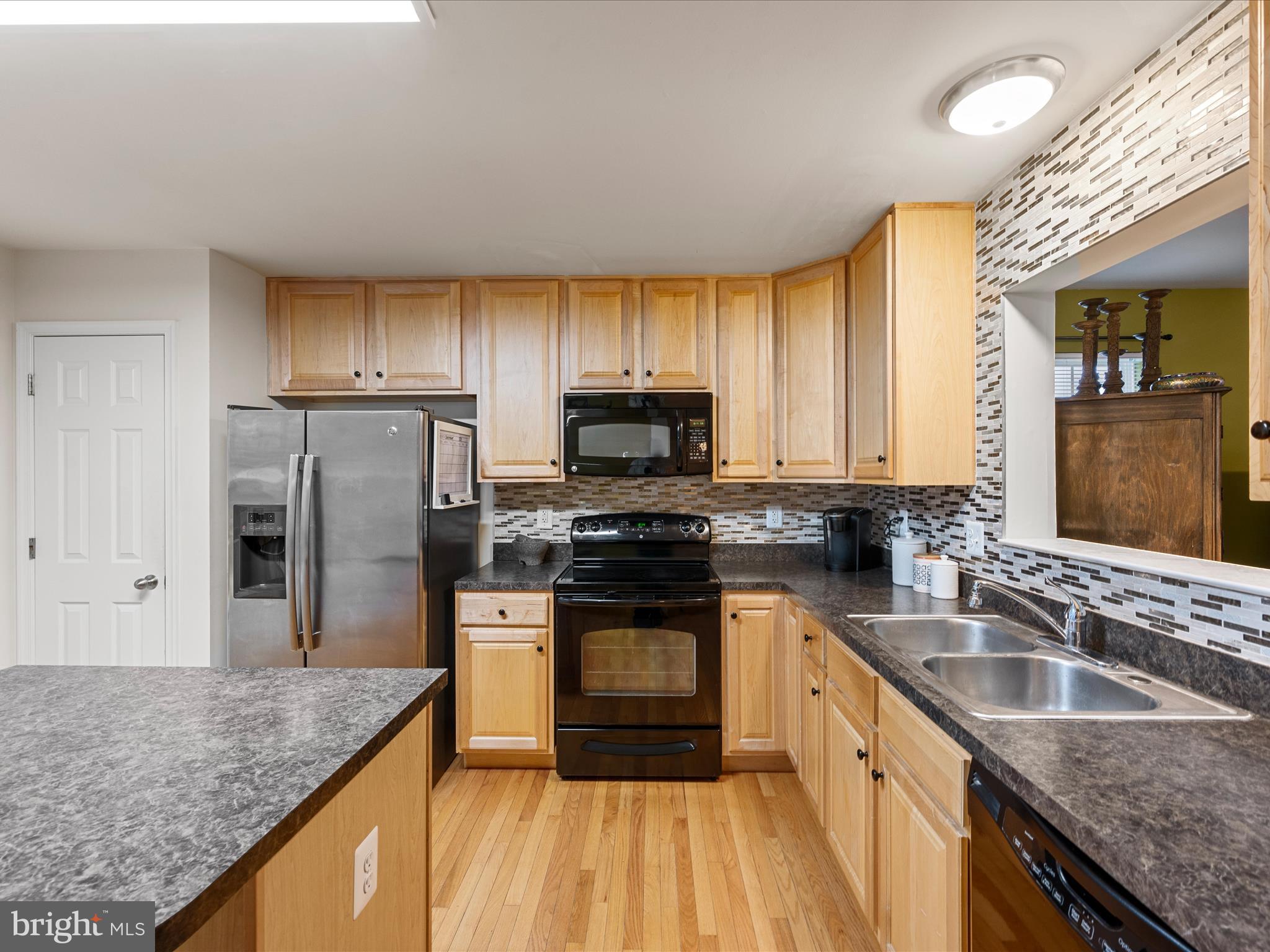 BROOKLAND MANOR - Residential