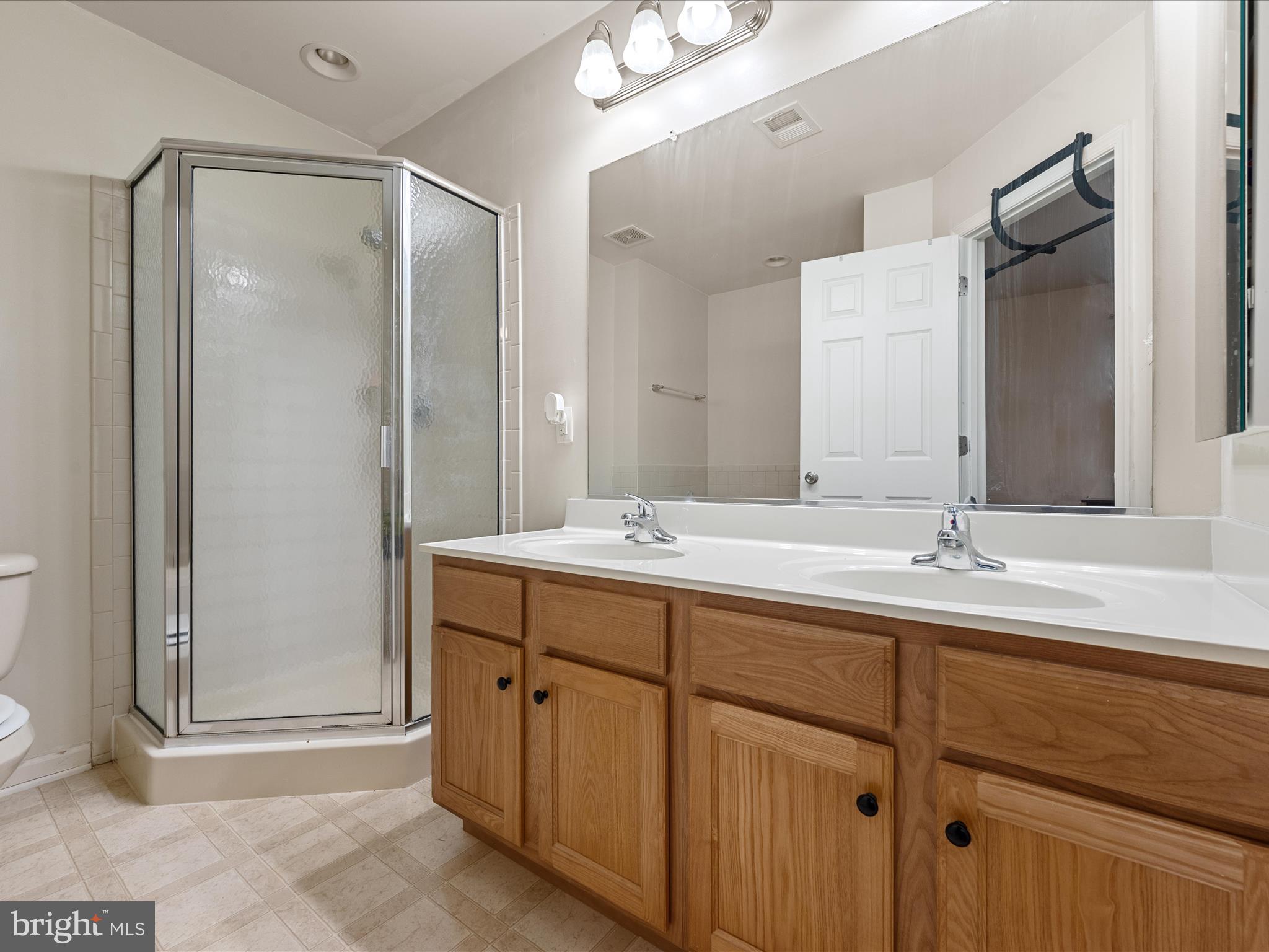 BROOKLAND MANOR - Residential