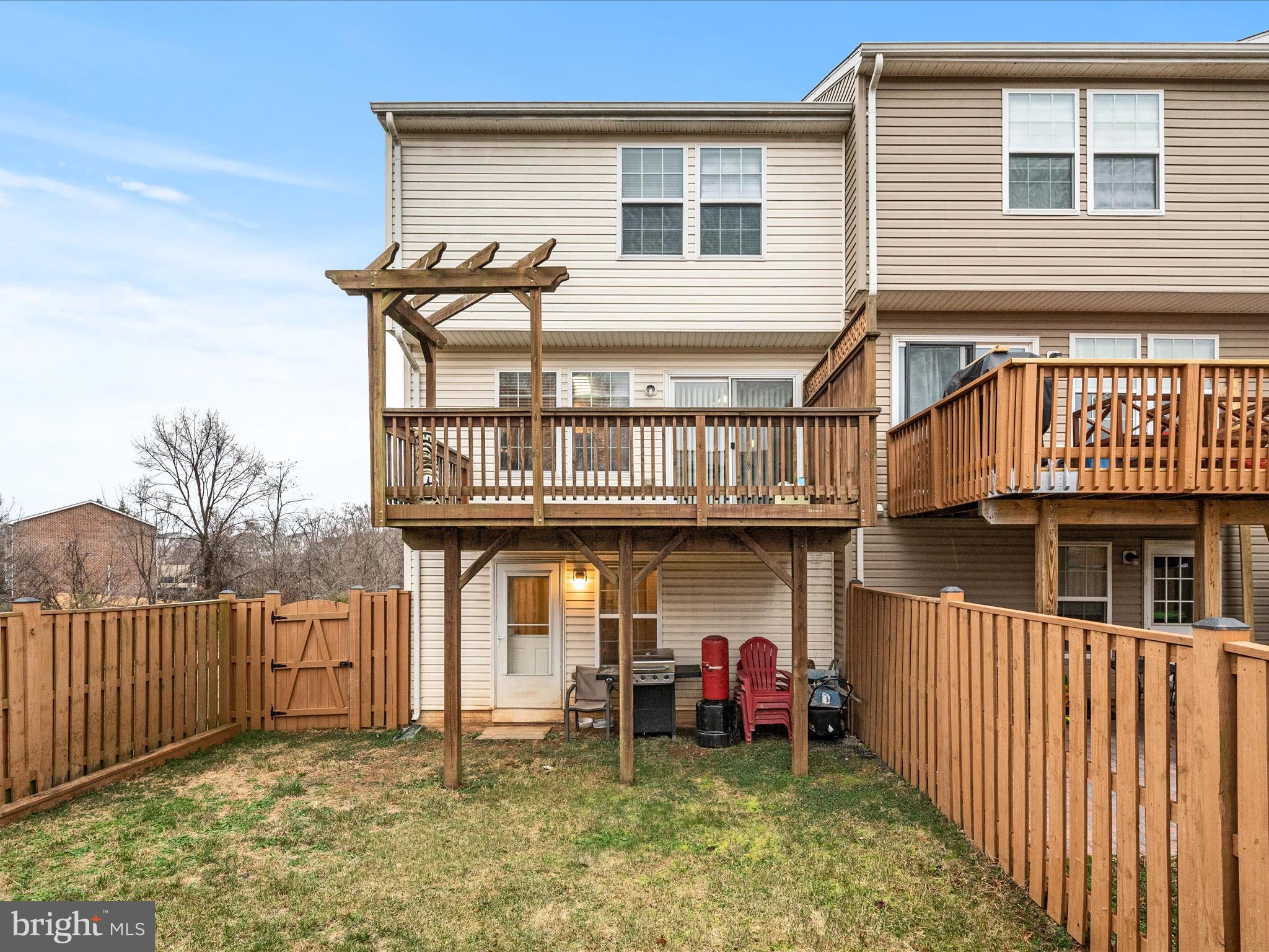 BROOKLAND MANOR - Residential