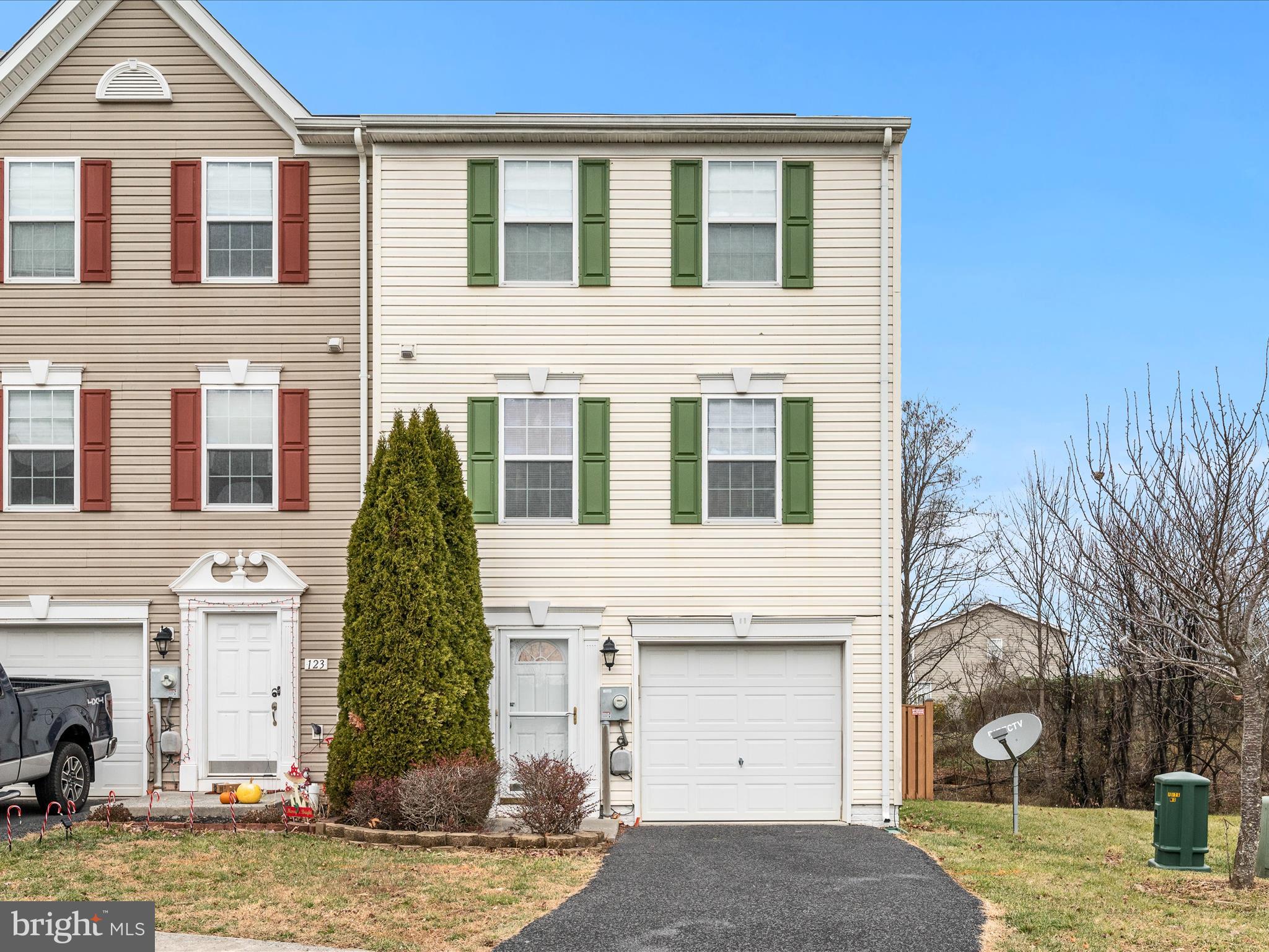 BROOKLAND MANOR - Residential