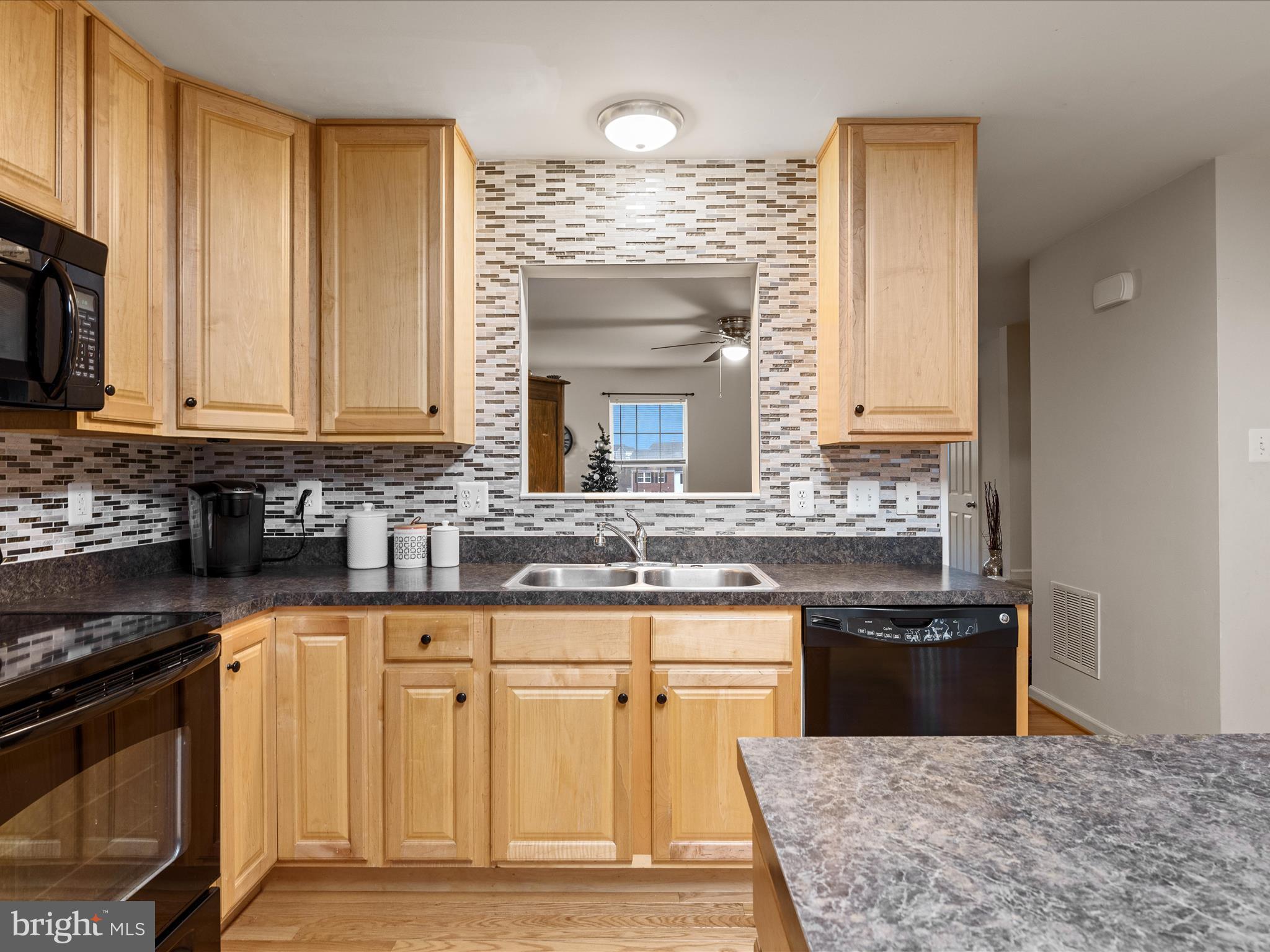 BROOKLAND MANOR - Residential