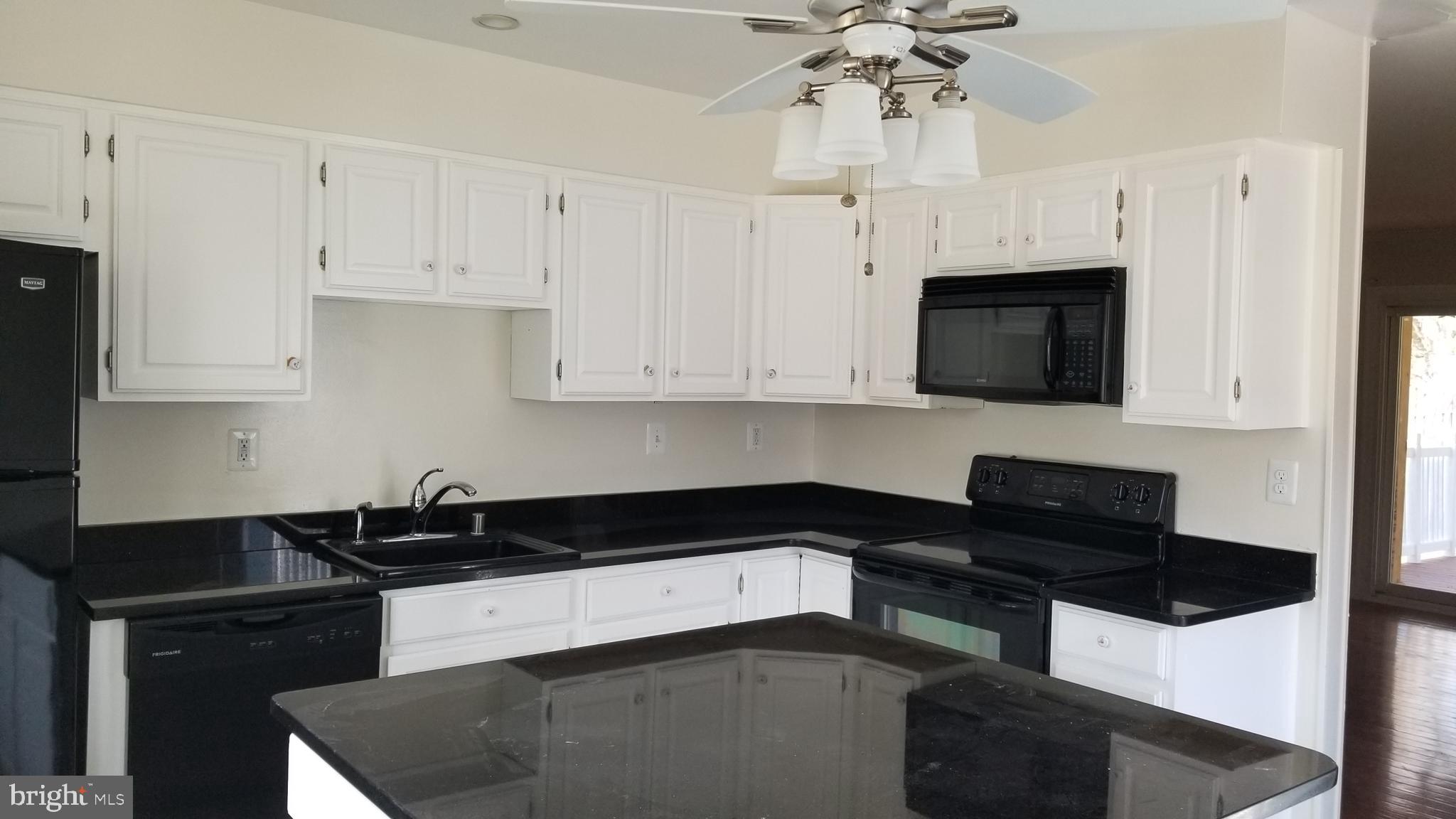 SQUIRES WOOD - Residential