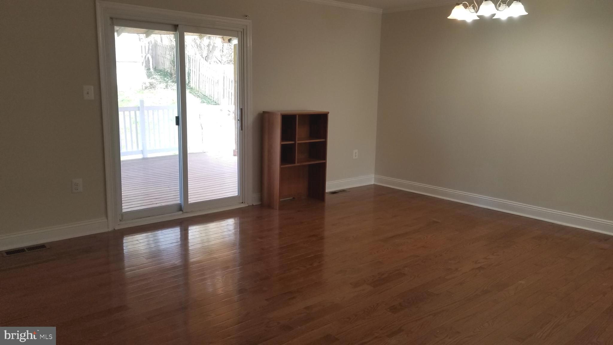 SQUIRES WOOD - Residential