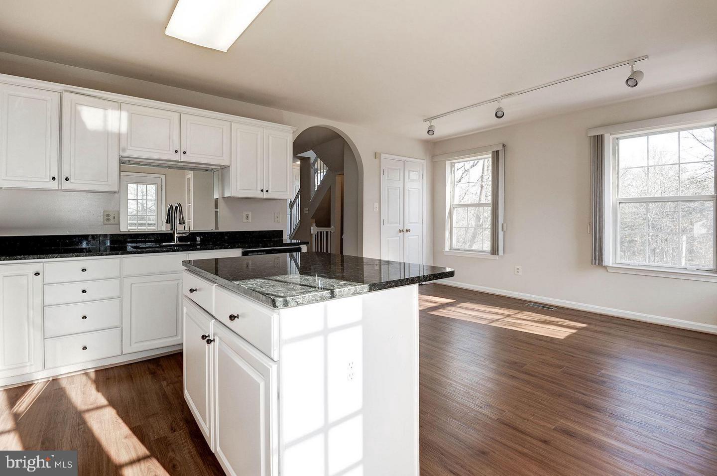 MCNAIR FARMS LANDBAY 11 - Residential Lease