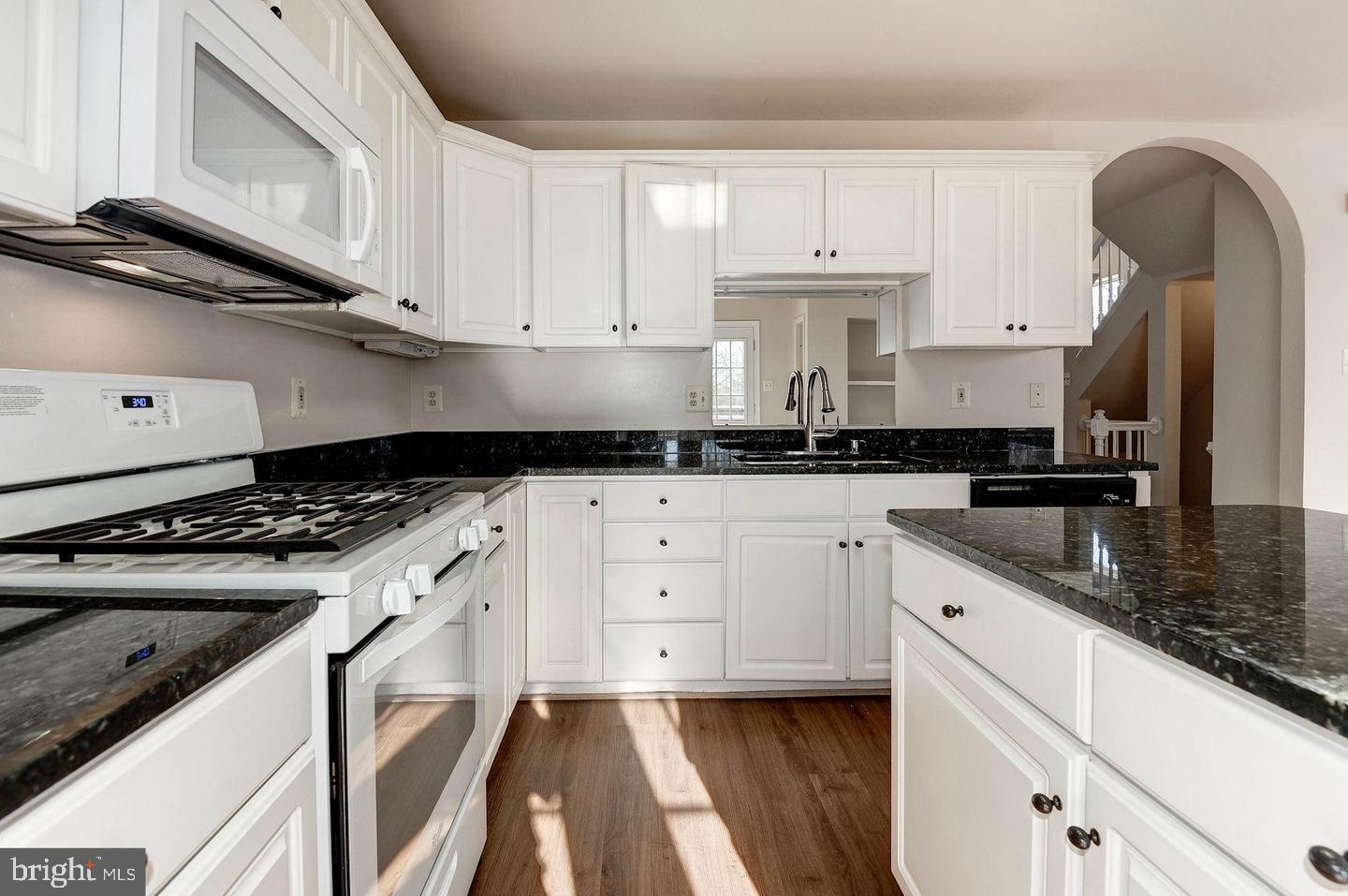 MCNAIR FARMS LANDBAY 11 - Residential Lease