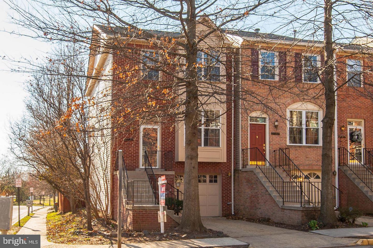 MCNAIR FARMS LANDBAY 11 - Residential Lease