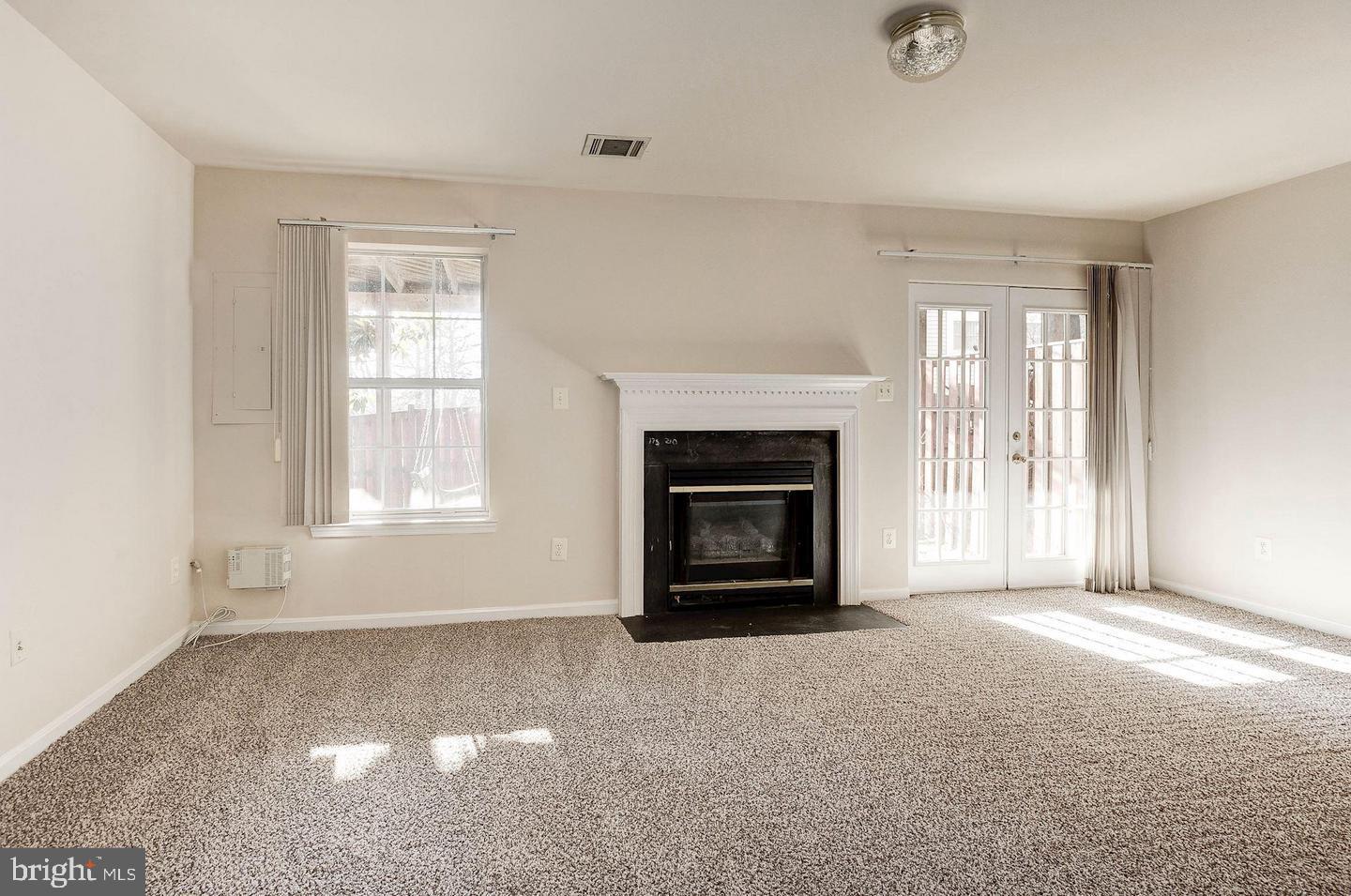 MCNAIR FARMS LANDBAY 11 - Residential Lease