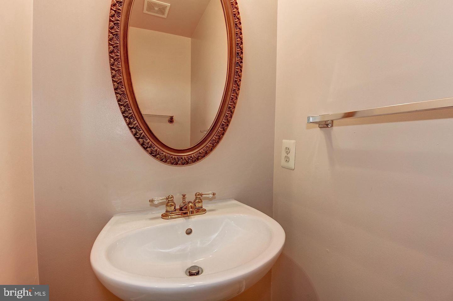 MCNAIR FARMS LANDBAY 11 - Residential Lease