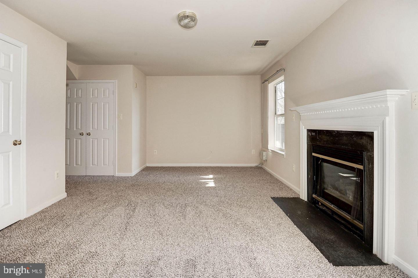 MCNAIR FARMS LANDBAY 11 - Residential Lease