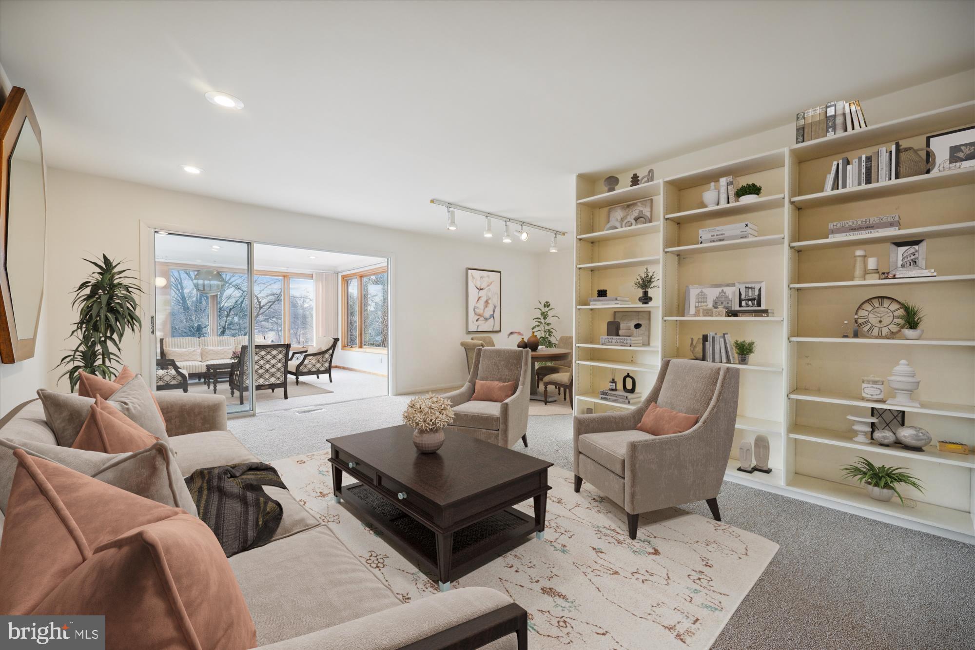 REGENCY ESTATES - Residential