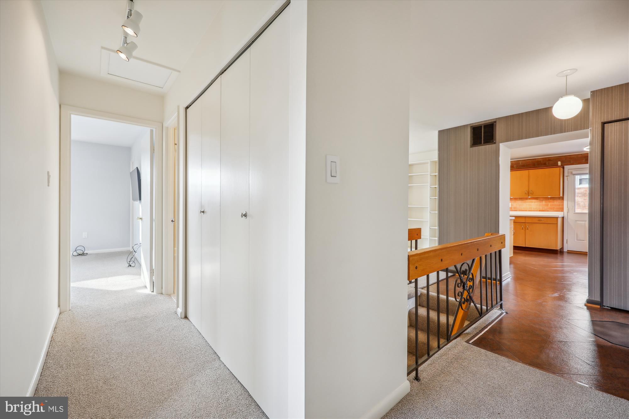 REGENCY ESTATES - Residential