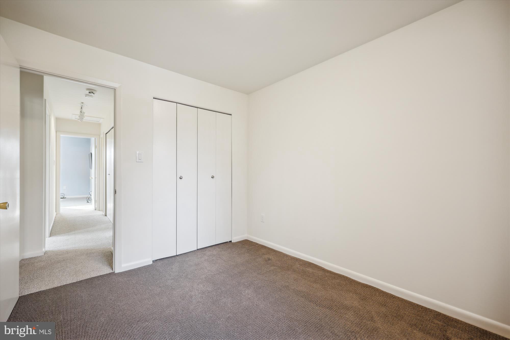 REGENCY ESTATES - Residential