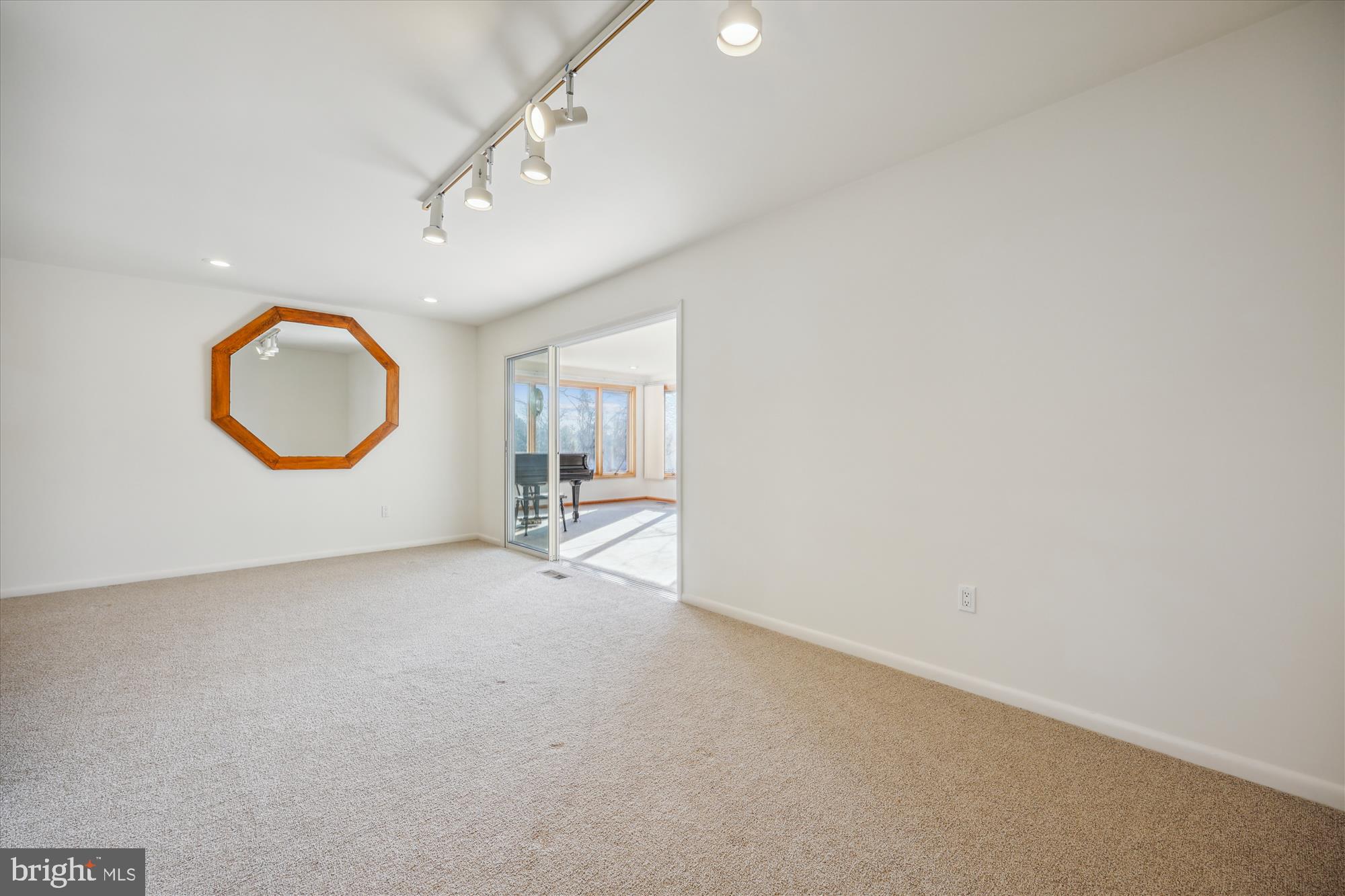 REGENCY ESTATES - Residential