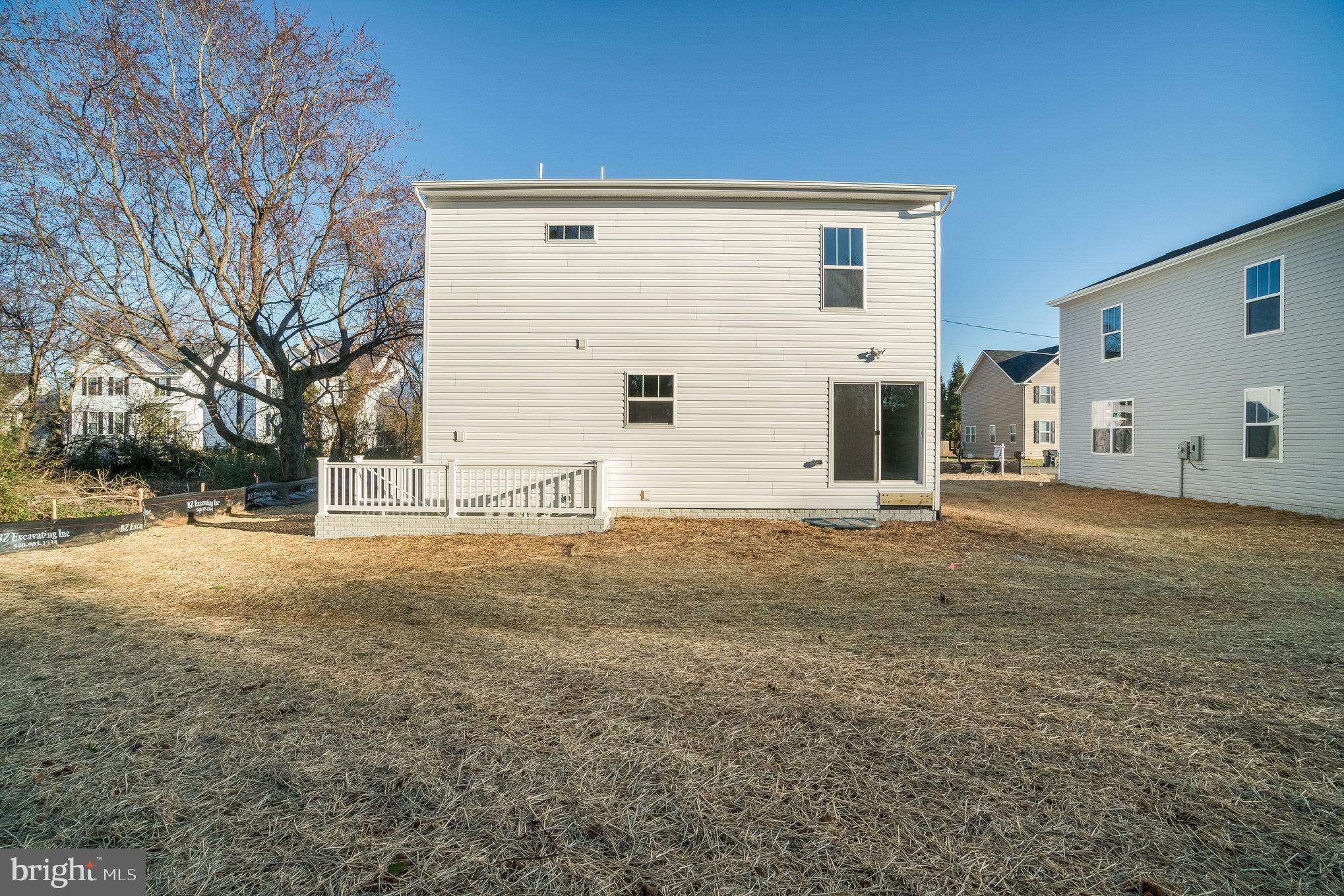 HIDDEN LAKE - Residential