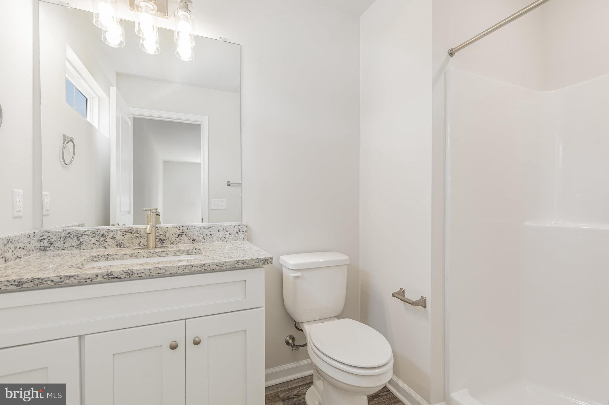 HIDDEN LAKE - Residential