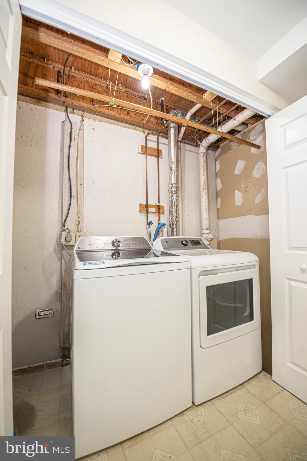 OLNEY SQUARE - Residential