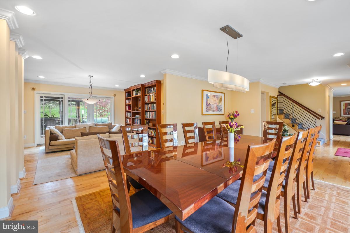 7709 MARY CASSATT DRIVE