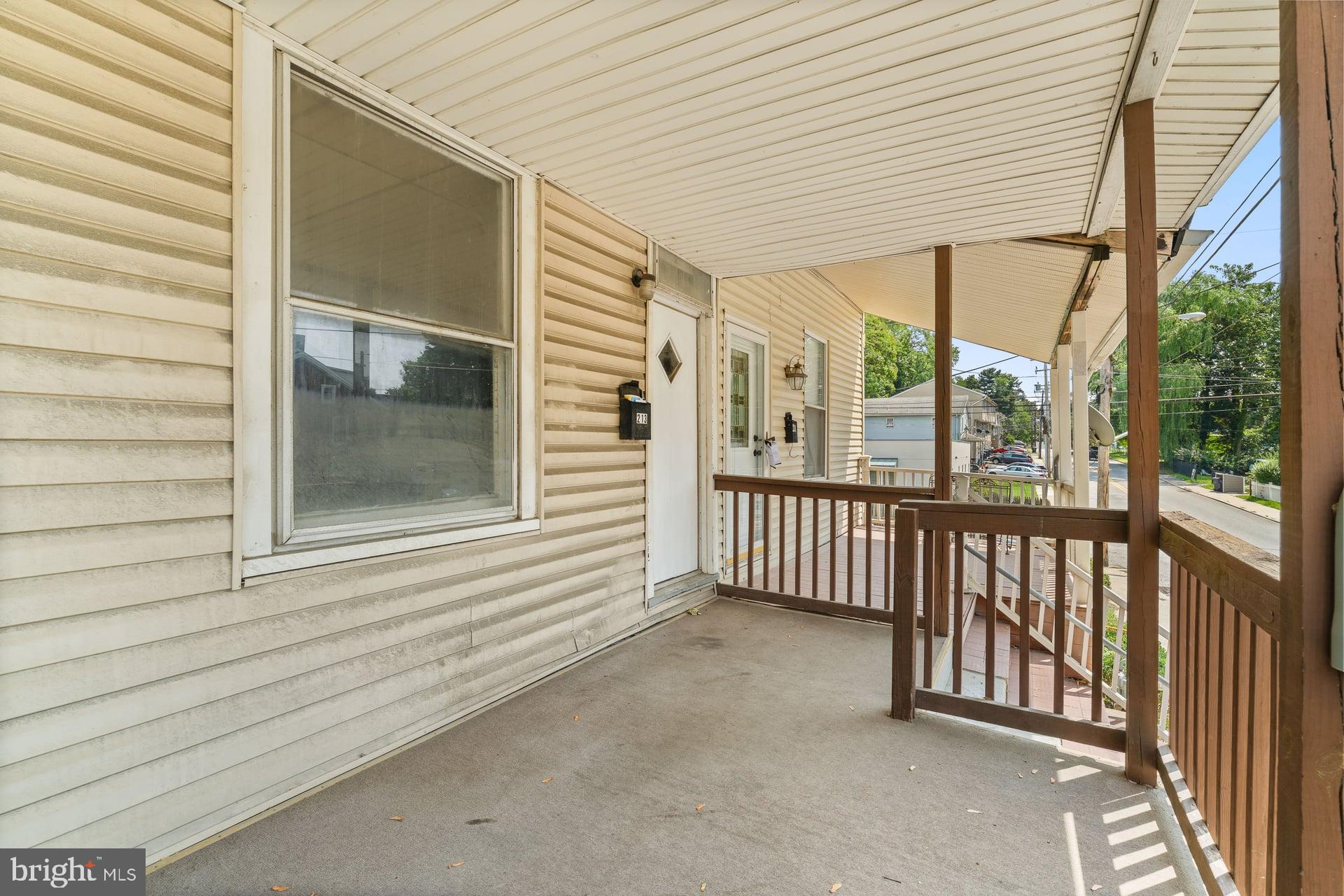 213 N HARRISBURG STREET