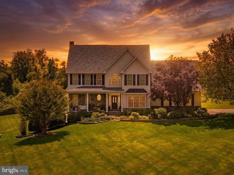 Homes For Sale - 19709 Colchester Road<br/> PURCELLVILLE, VA 20132