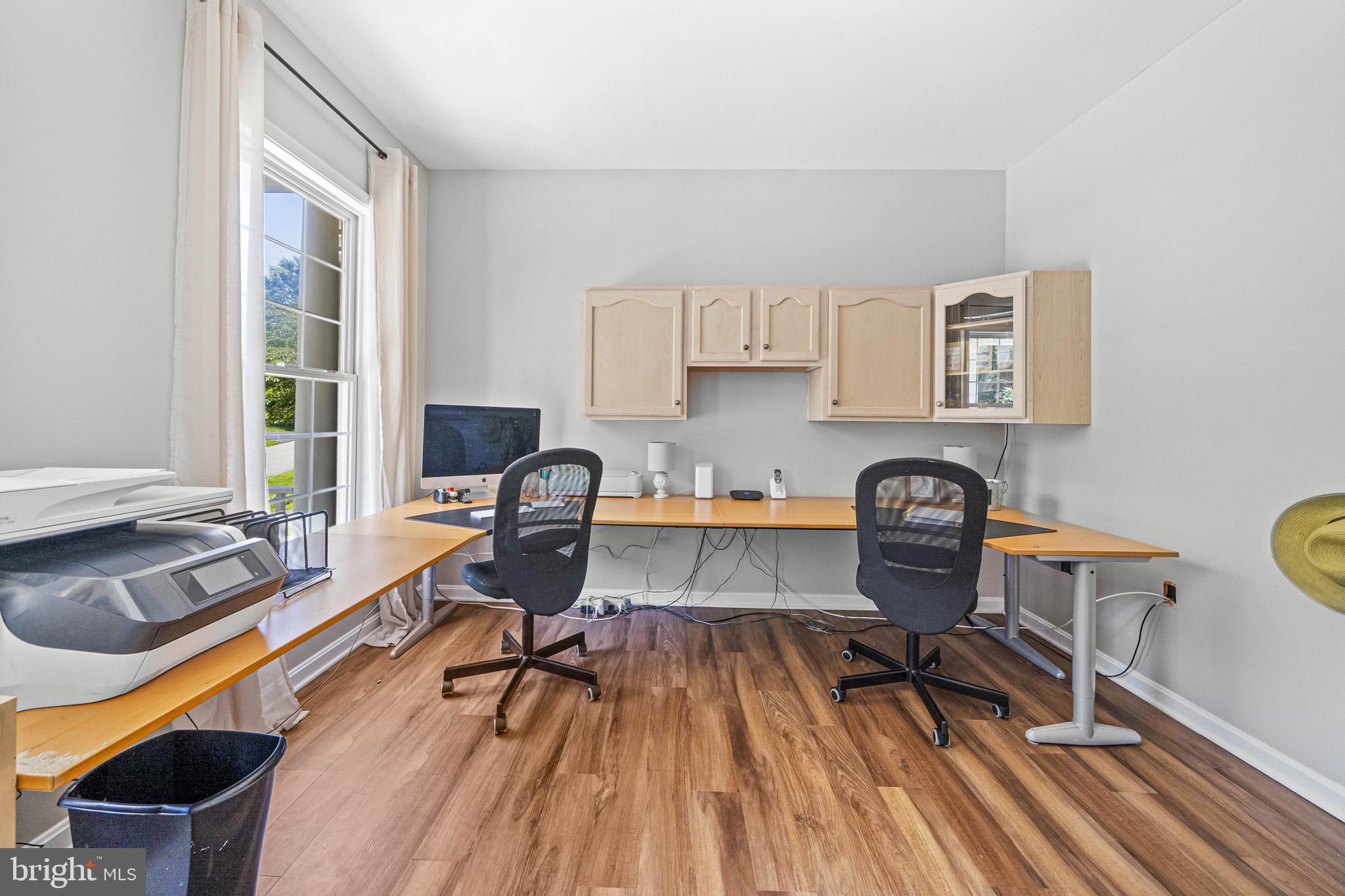 OAKMONT MANOR - Residential