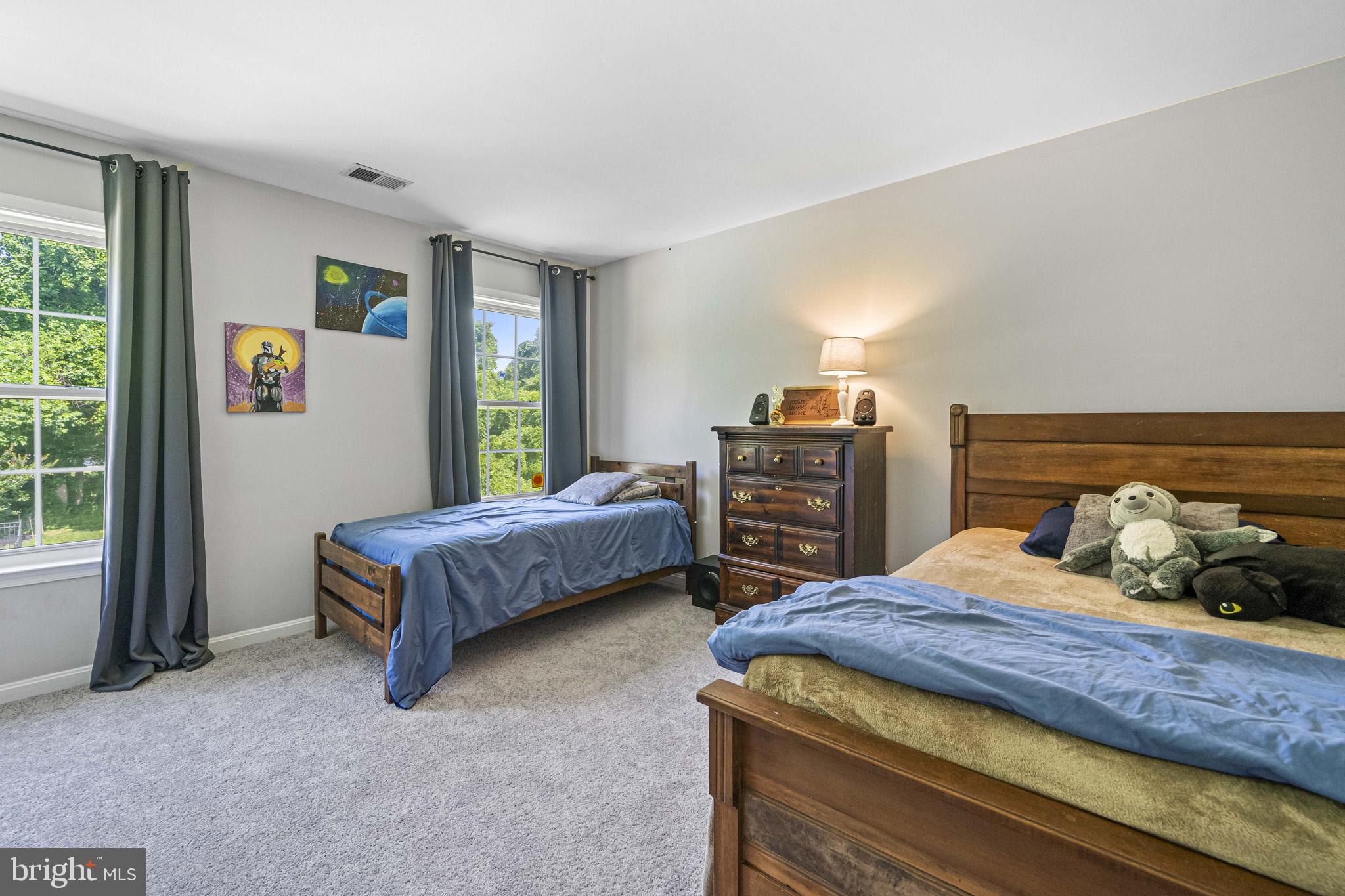 OAKMONT MANOR - Residential