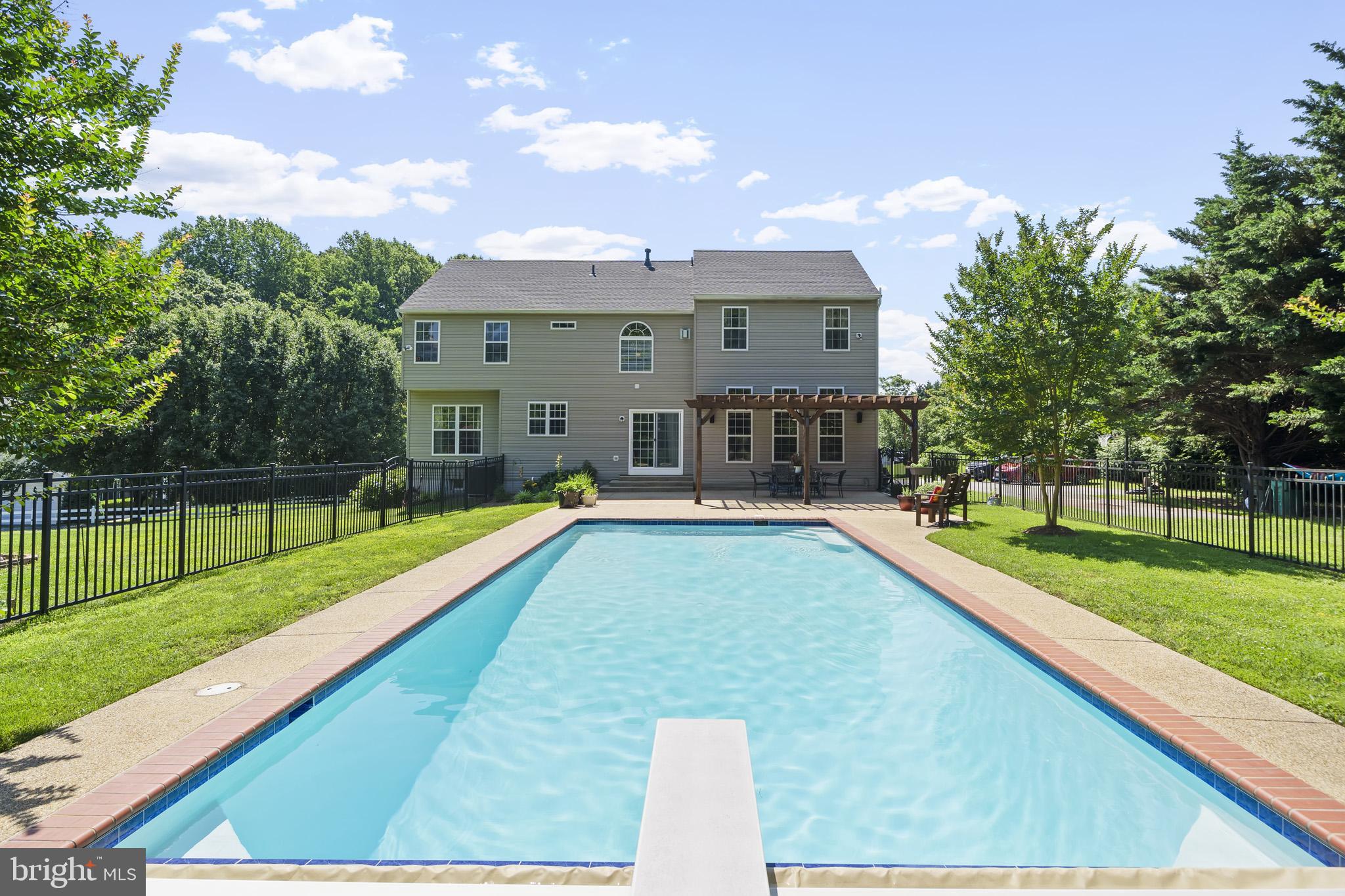 OAKMONT MANOR - Residential