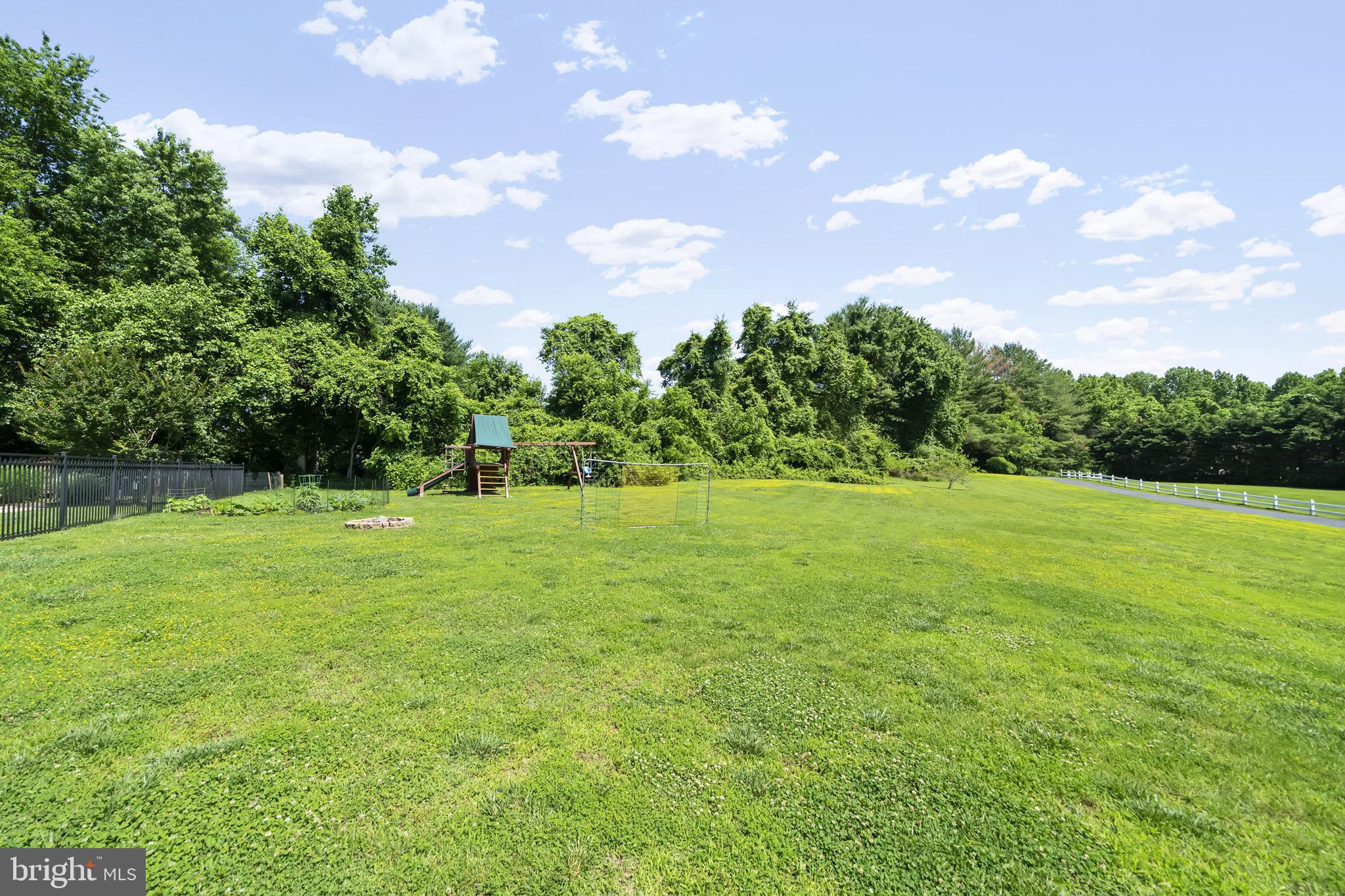 OAKMONT MANOR - Residential