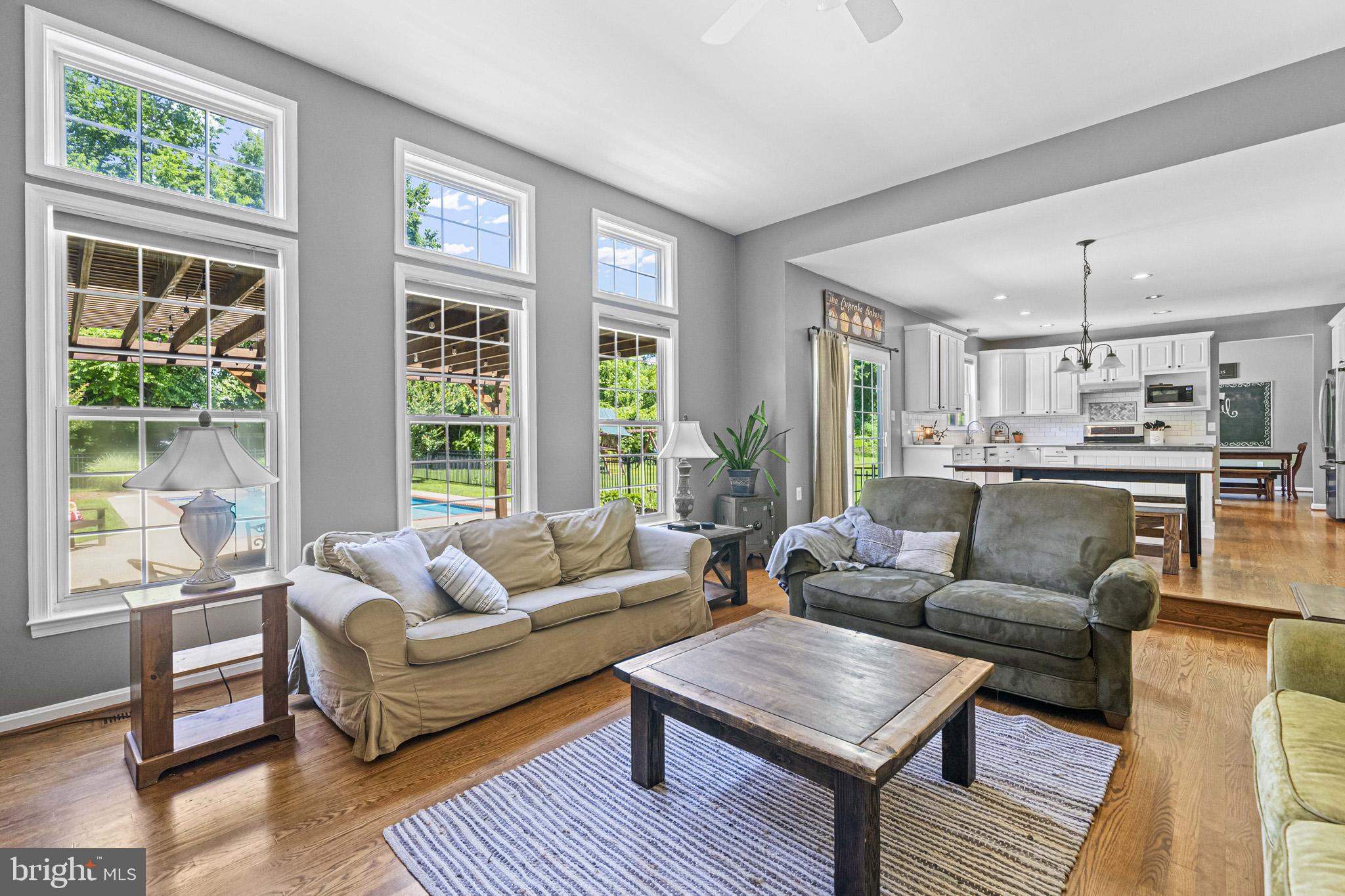 OAKMONT MANOR - Residential