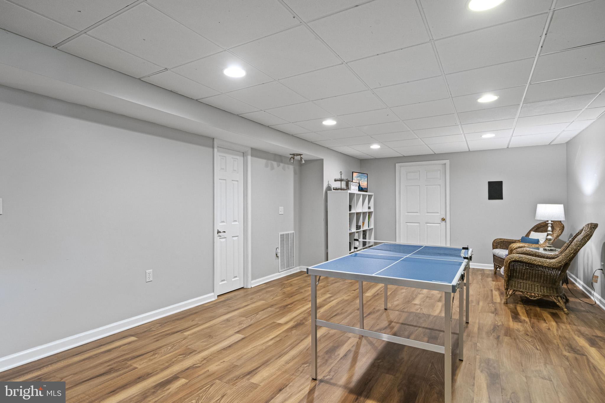 OAKMONT MANOR - Residential