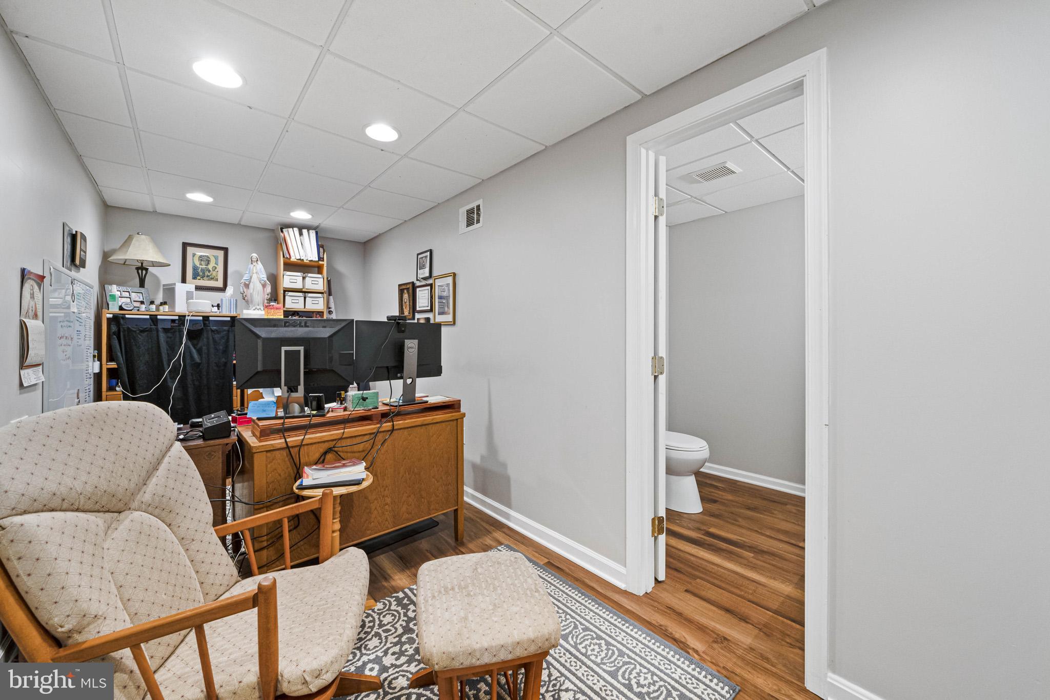 OAKMONT MANOR - Residential