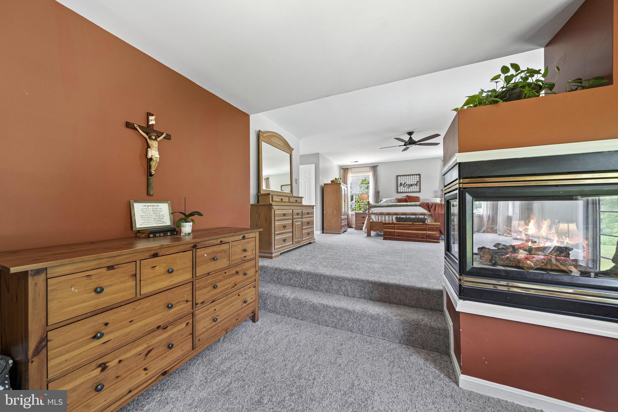 OAKMONT MANOR - Residential