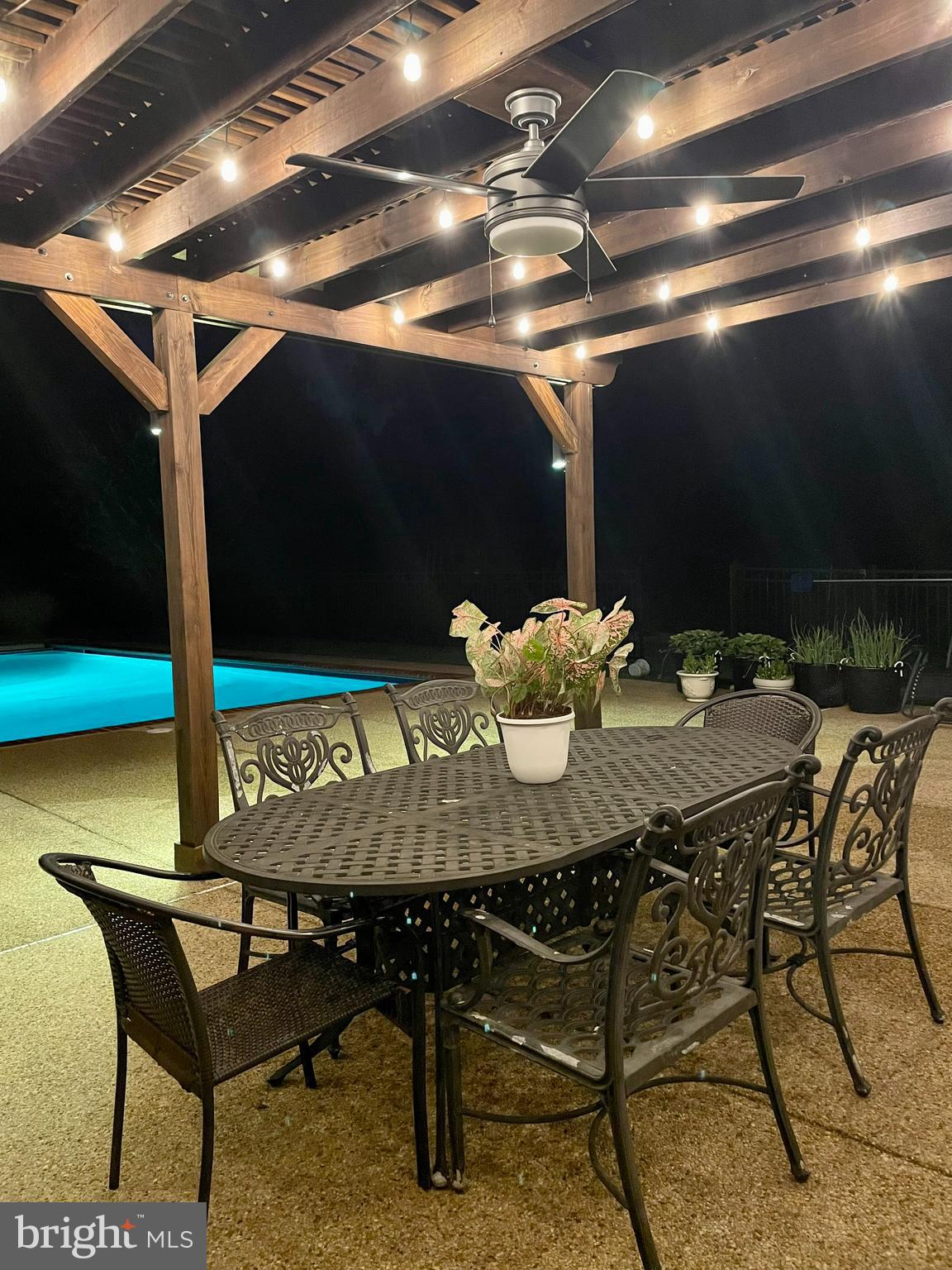 OAKMONT MANOR - Residential