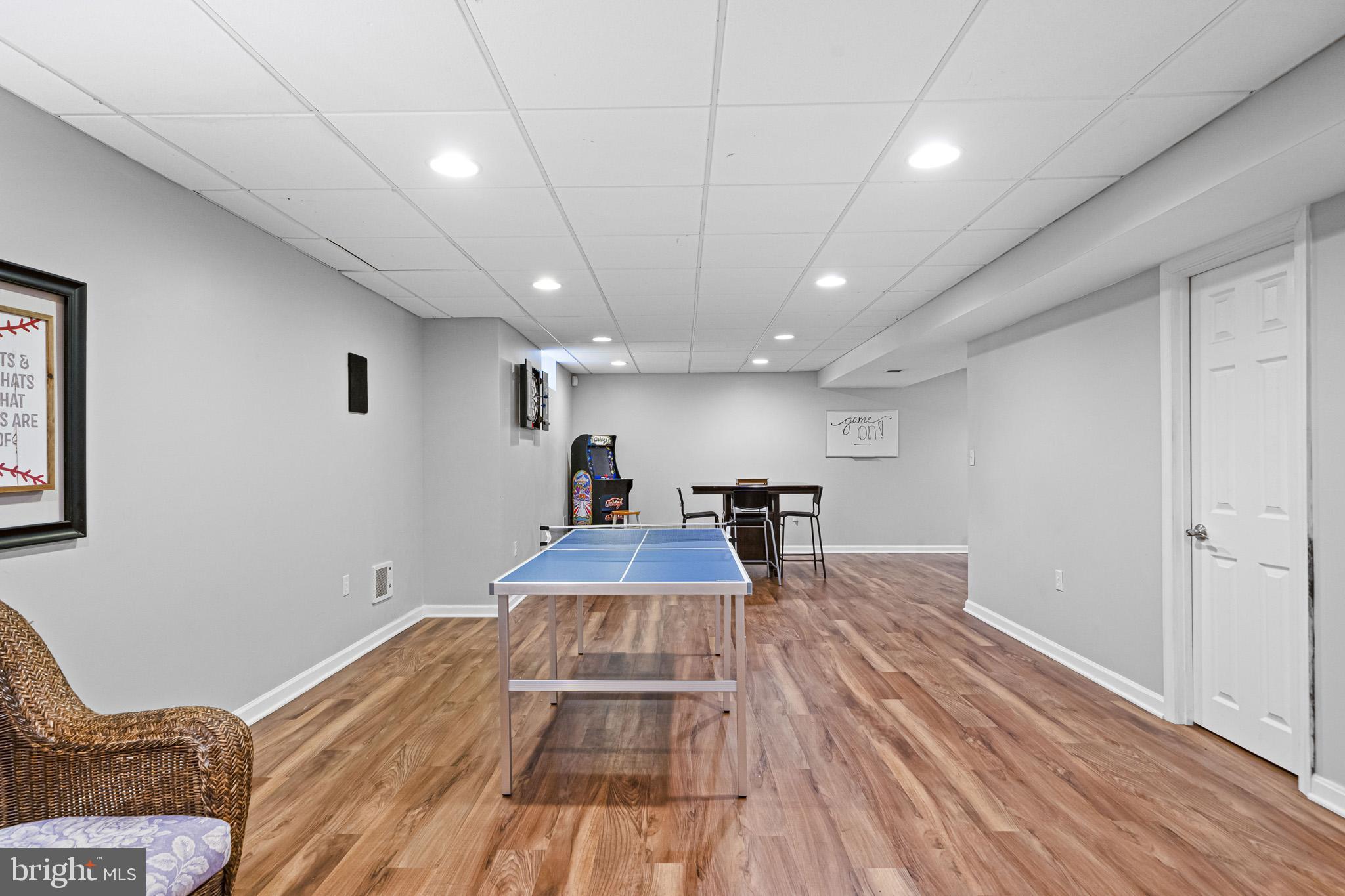 OAKMONT MANOR - Residential