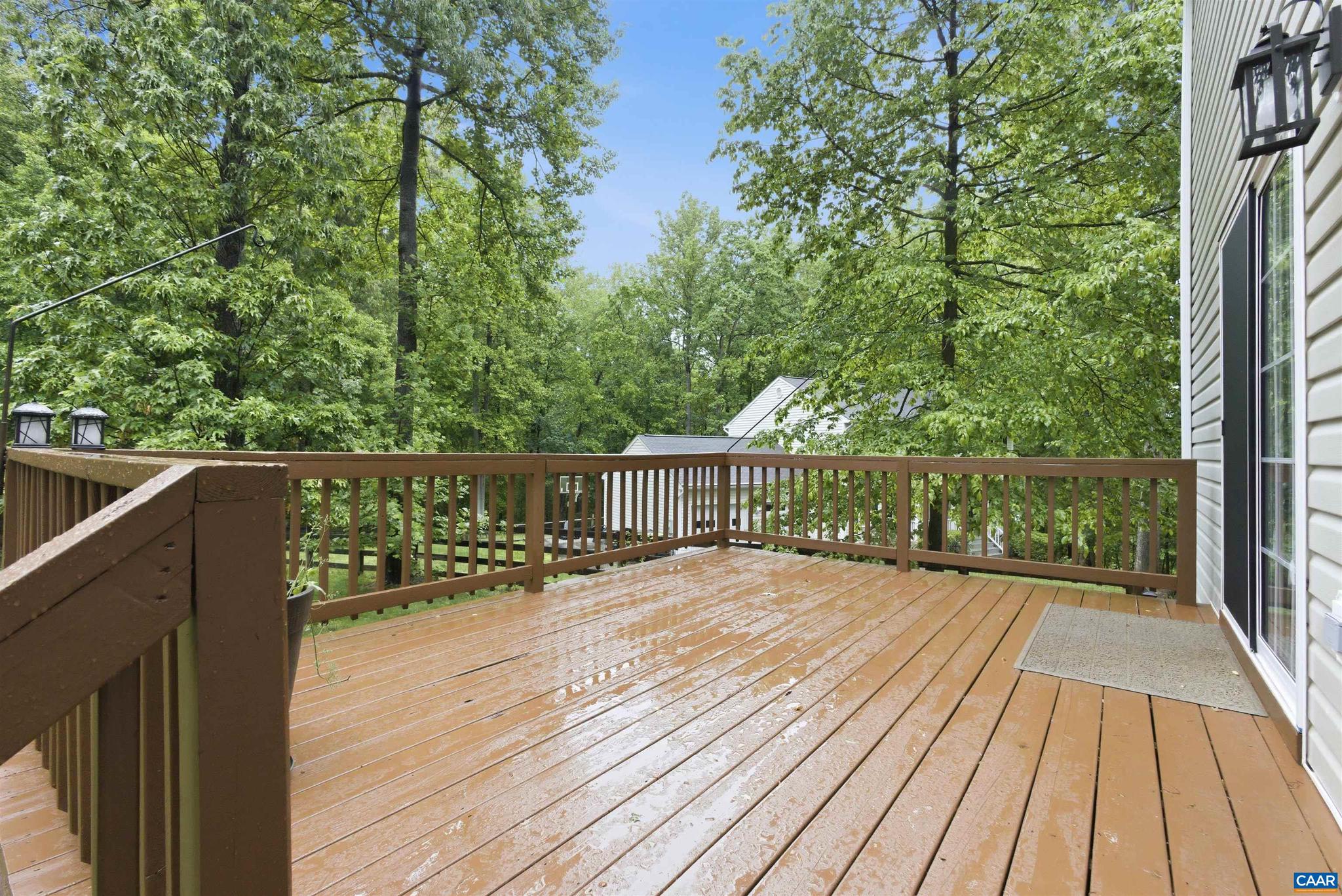 DEER LAKE ESTATES - Residential