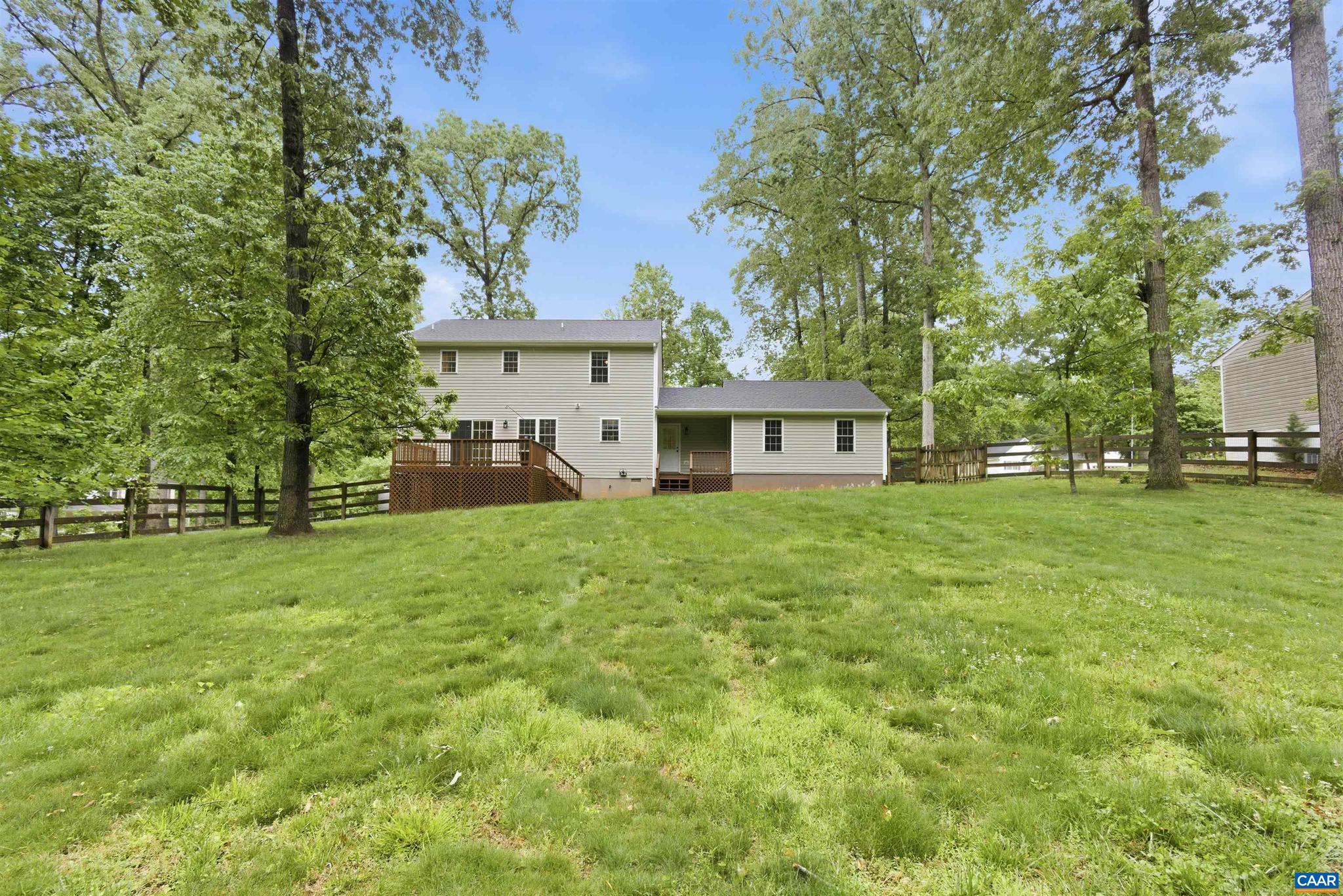 DEER LAKE ESTATES - Residential