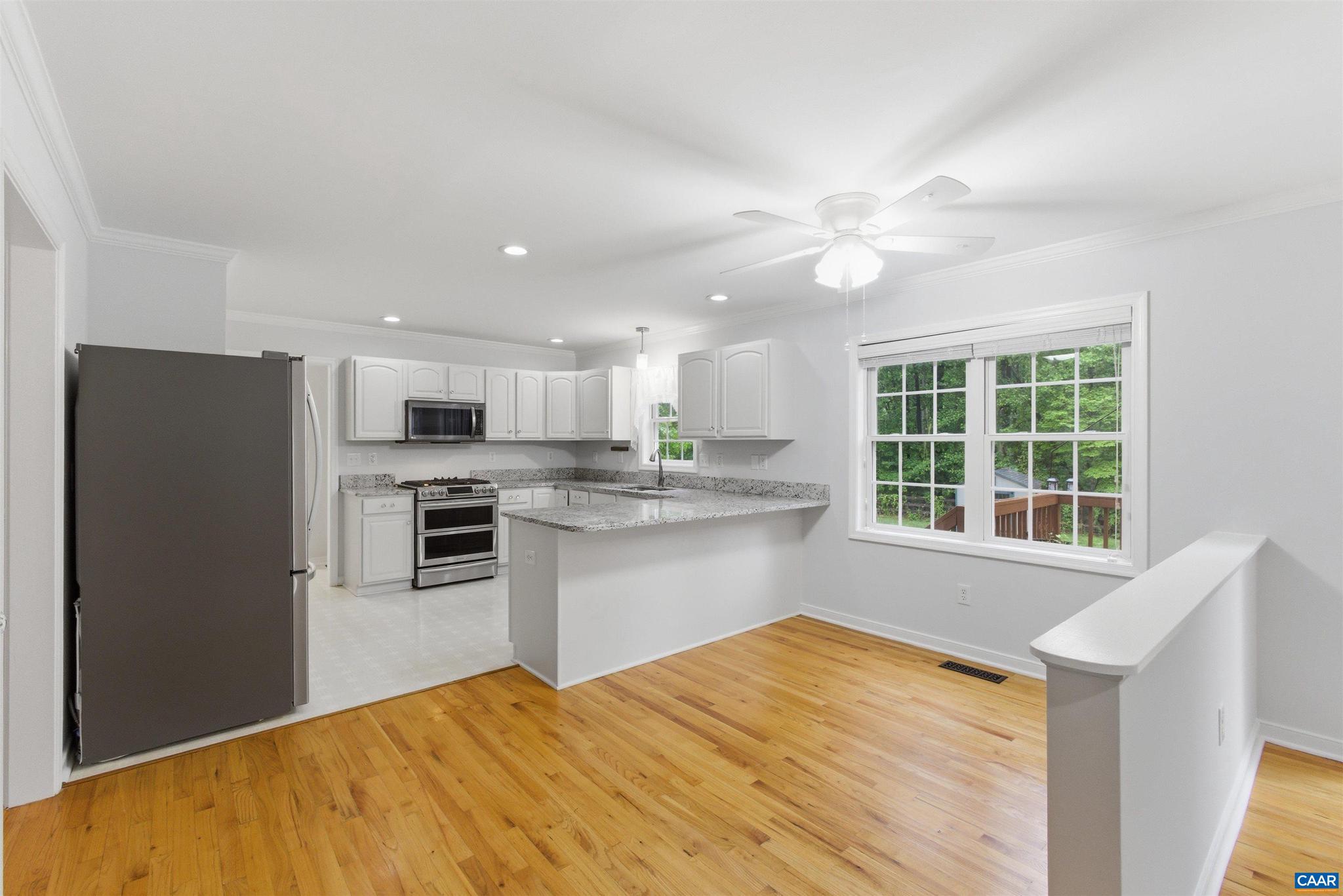 DEER LAKE ESTATES - Residential