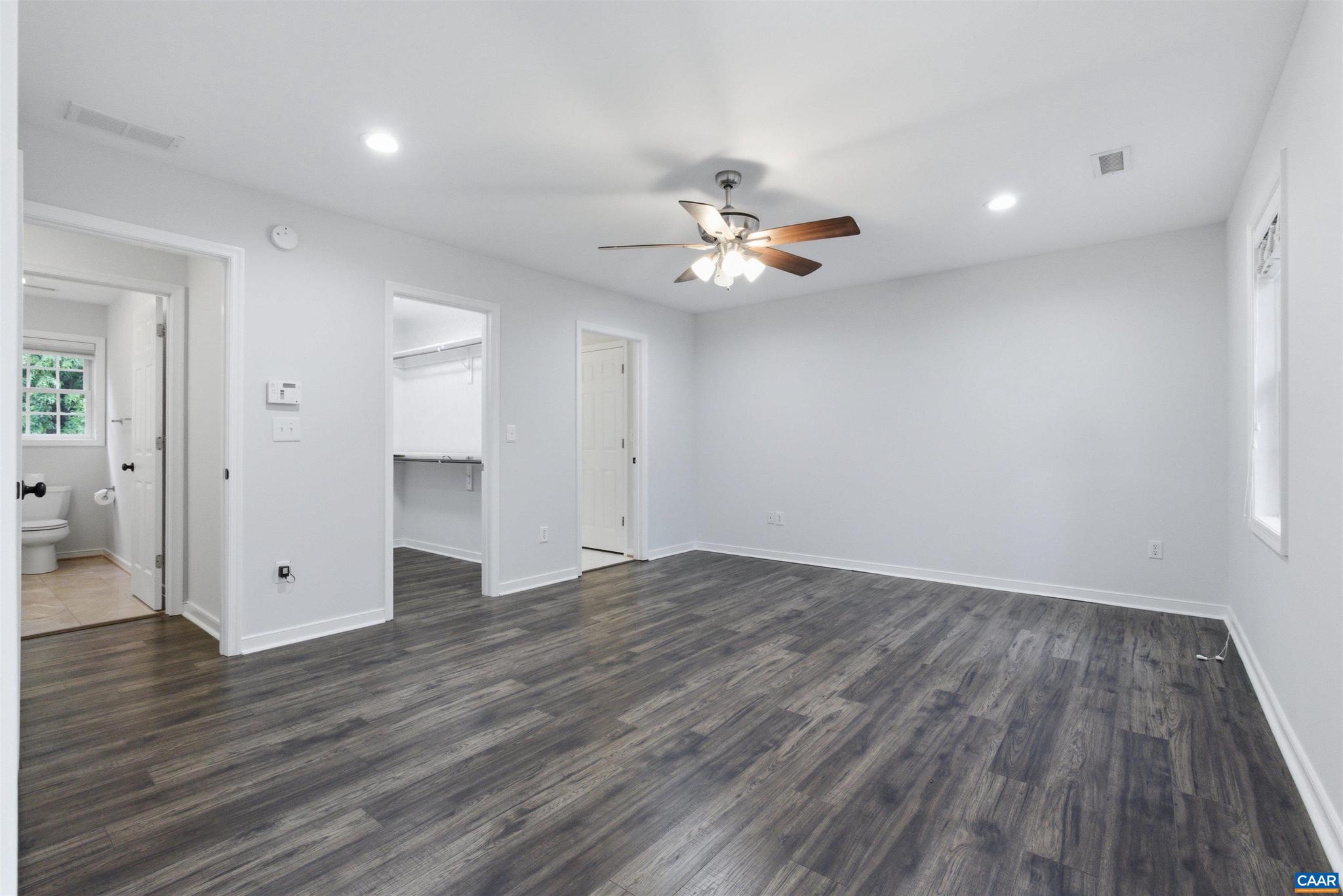 DEER LAKE ESTATES - Residential