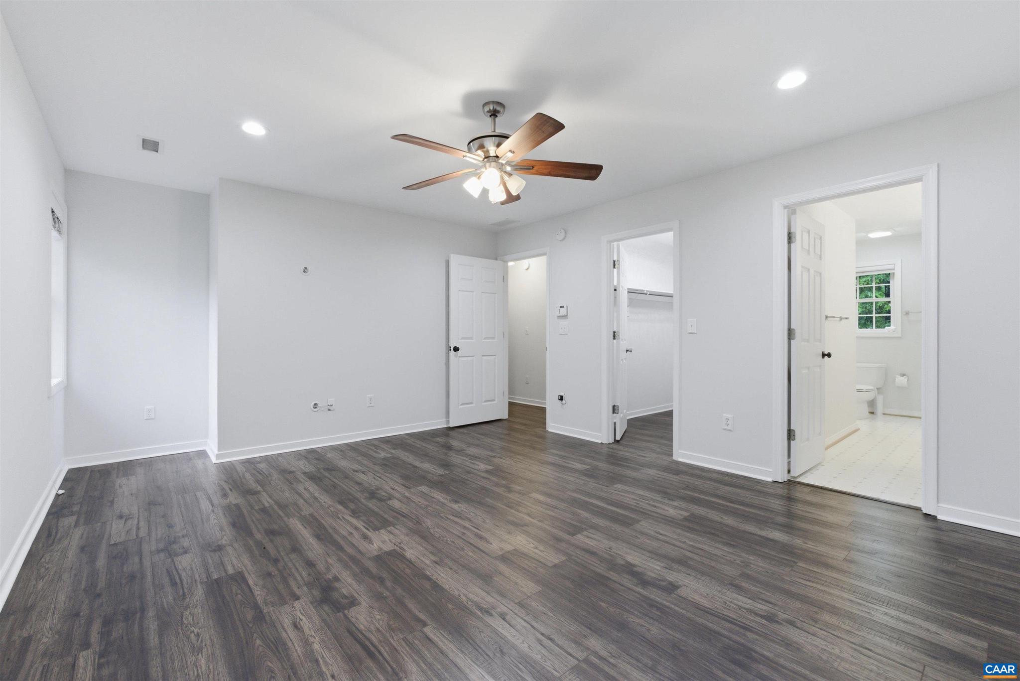 DEER LAKE ESTATES - Residential